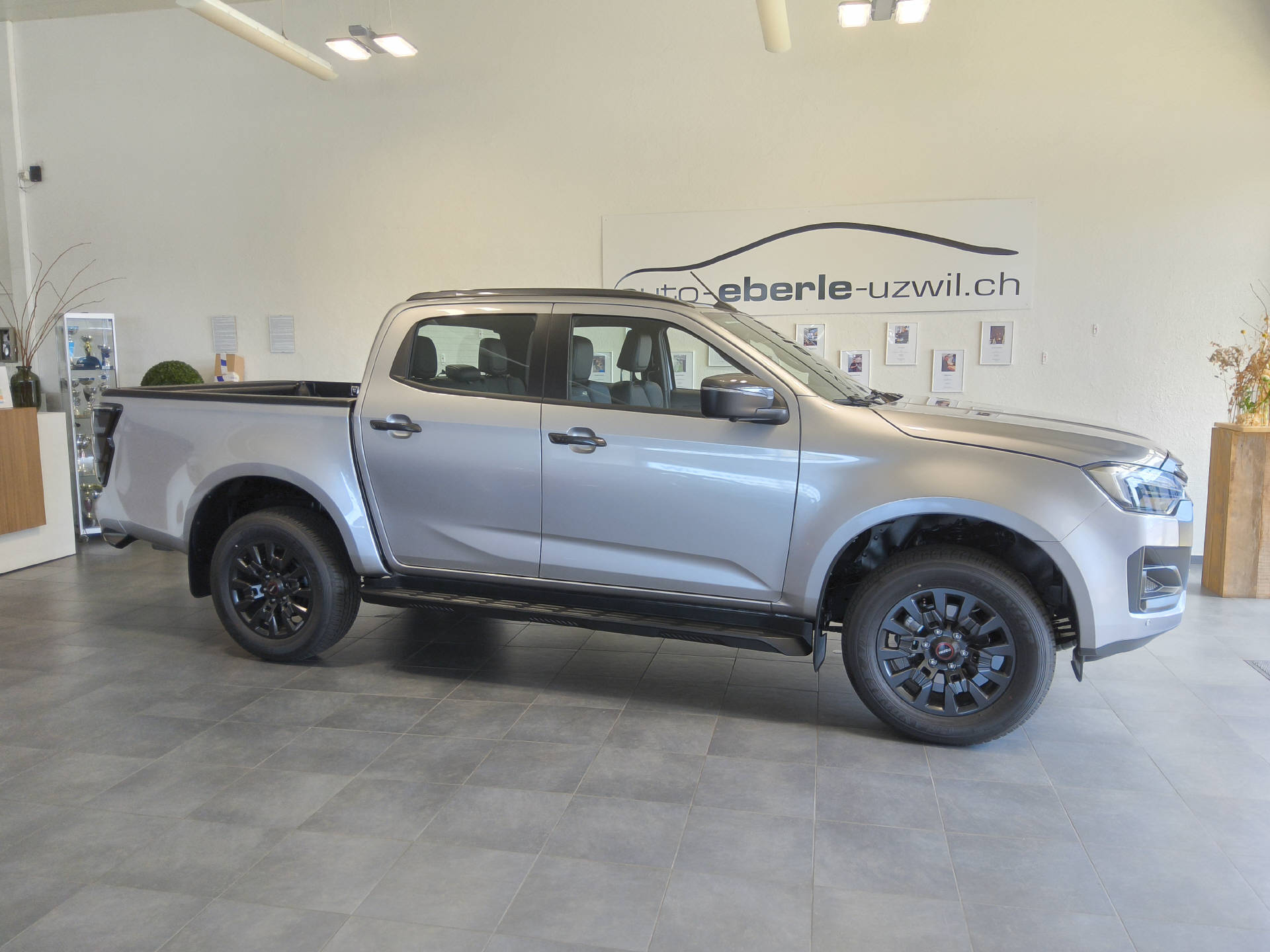 ISUZU D-Max Crew Pick-up 2.2 DDi Nitro Sport 4x4-image-0