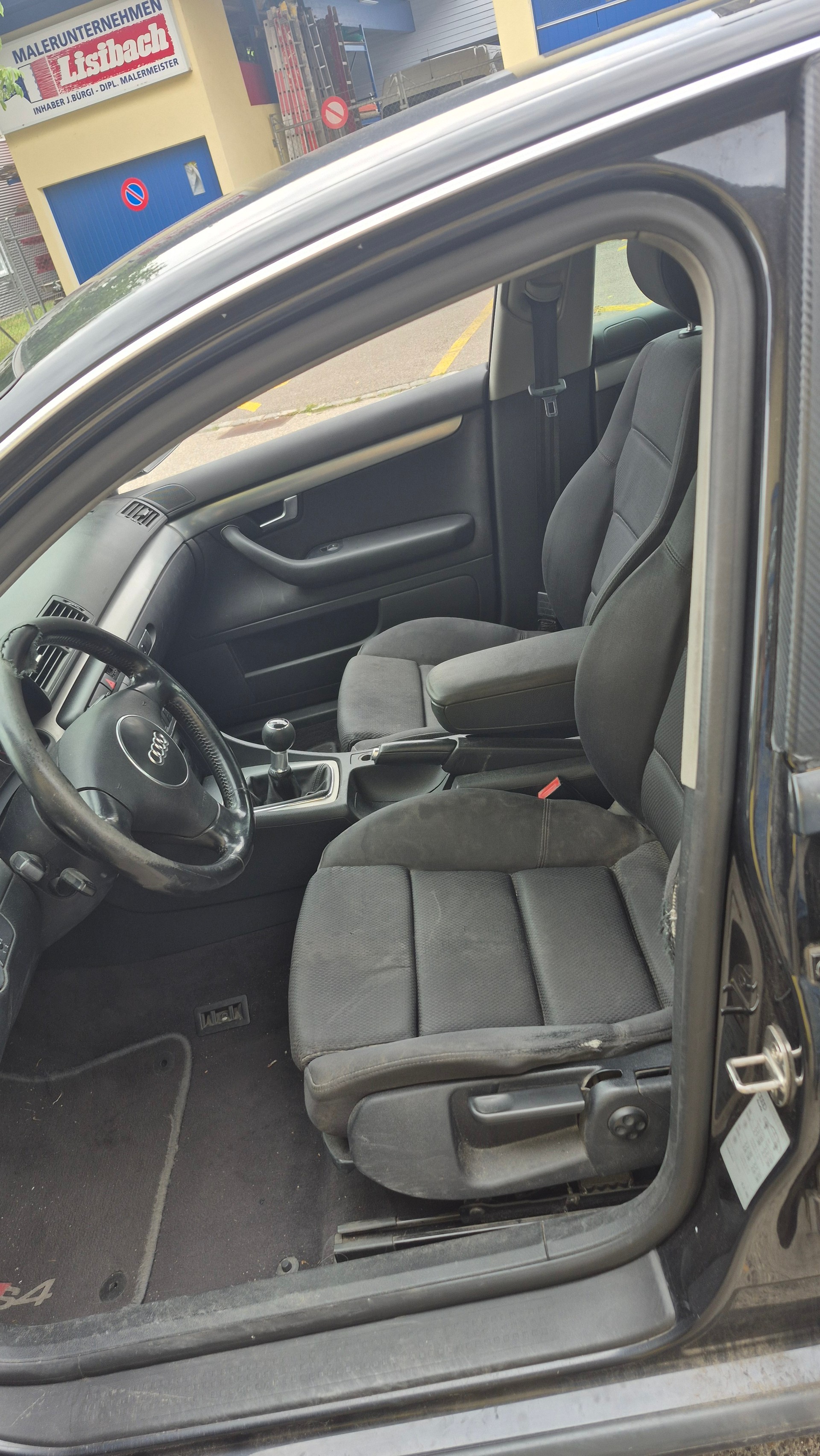 AUDI A4 1.8 T-image-9