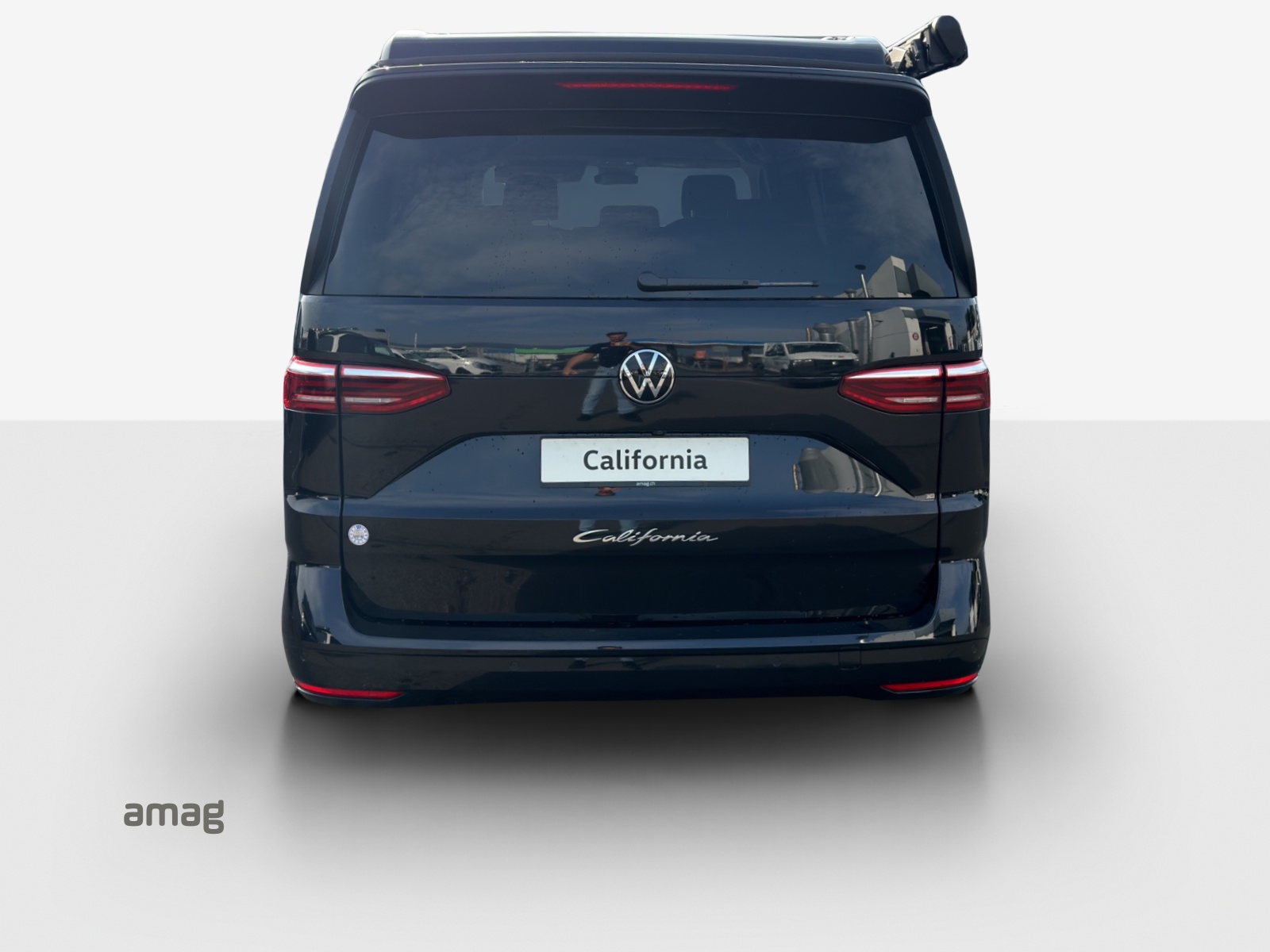 VW California 2.0 TSI Beach Tour-image-3