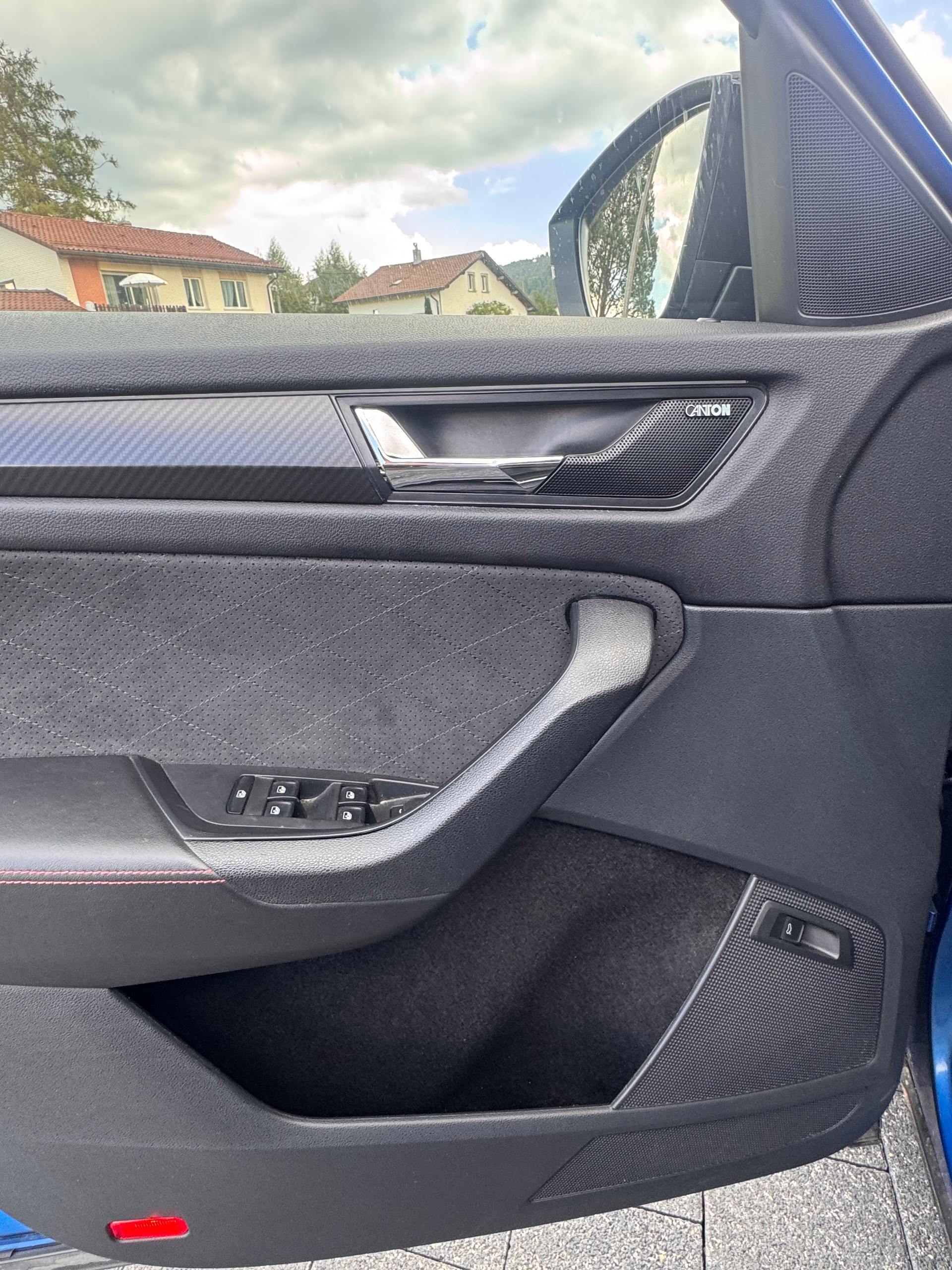 SKODA Kodiaq 2.0 Bi-TDI SCR RS 4x4 DSG-image-12