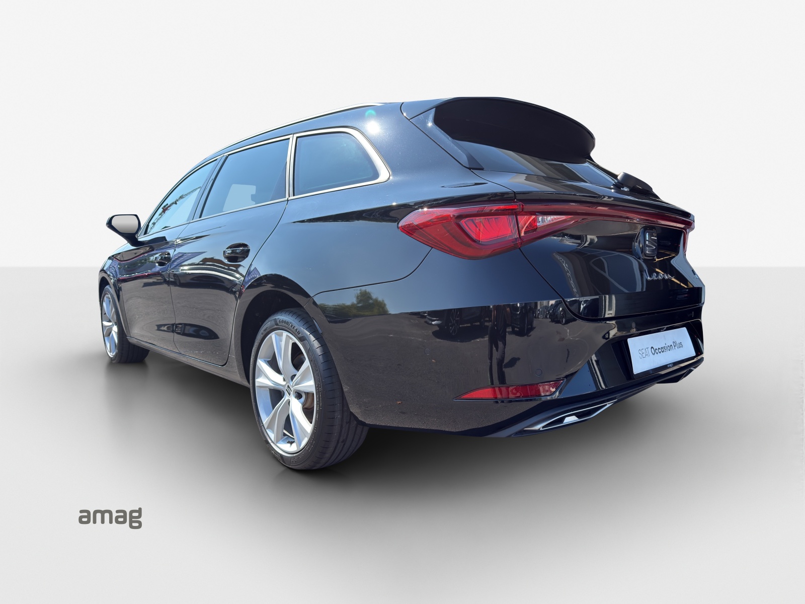 SEAT Leon ST 1.5 eHybrid pHEV DSG FR-image-2