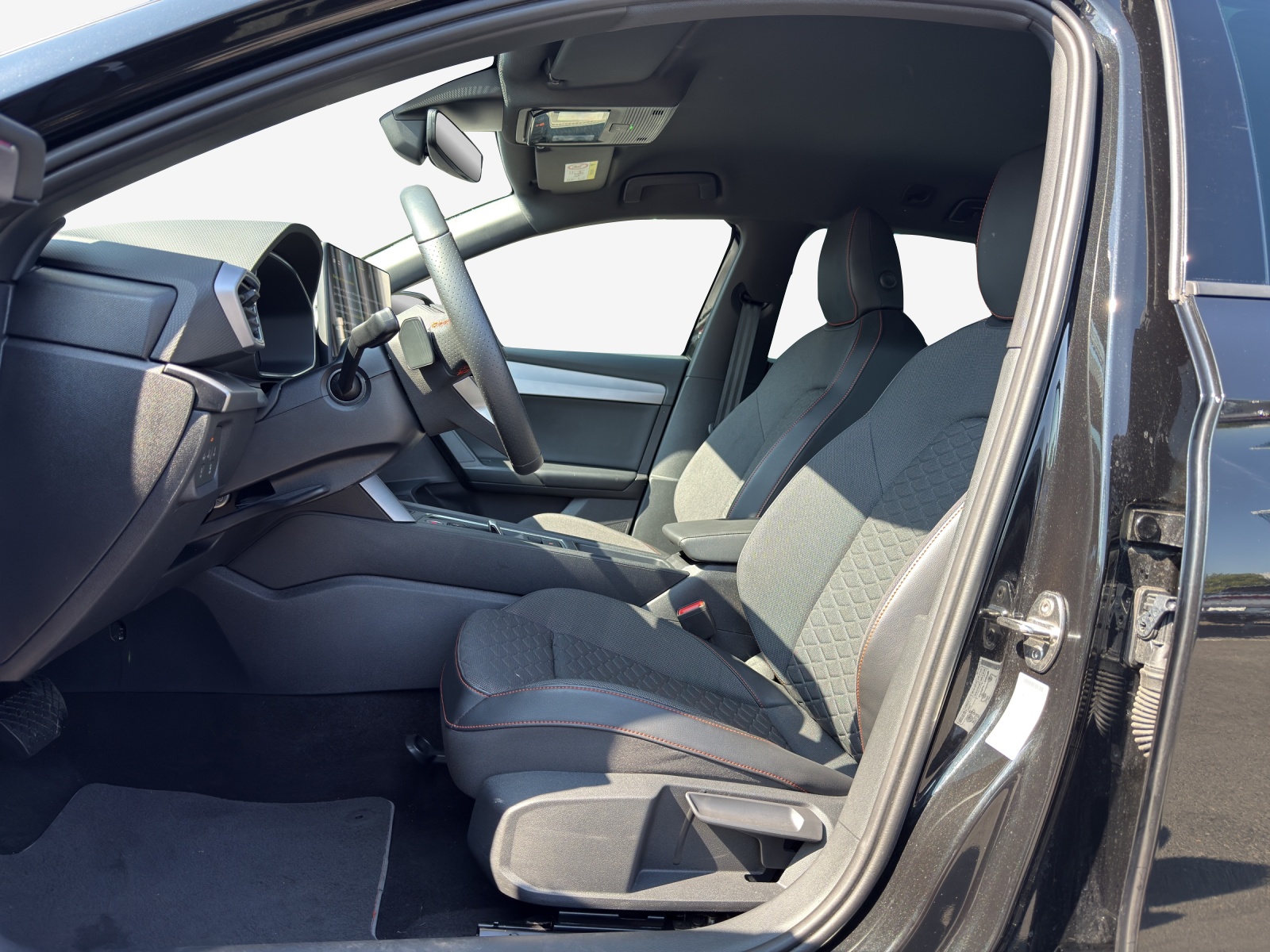SEAT Leon ST 1.5 eHybrid pHEV DSG FR-image-8