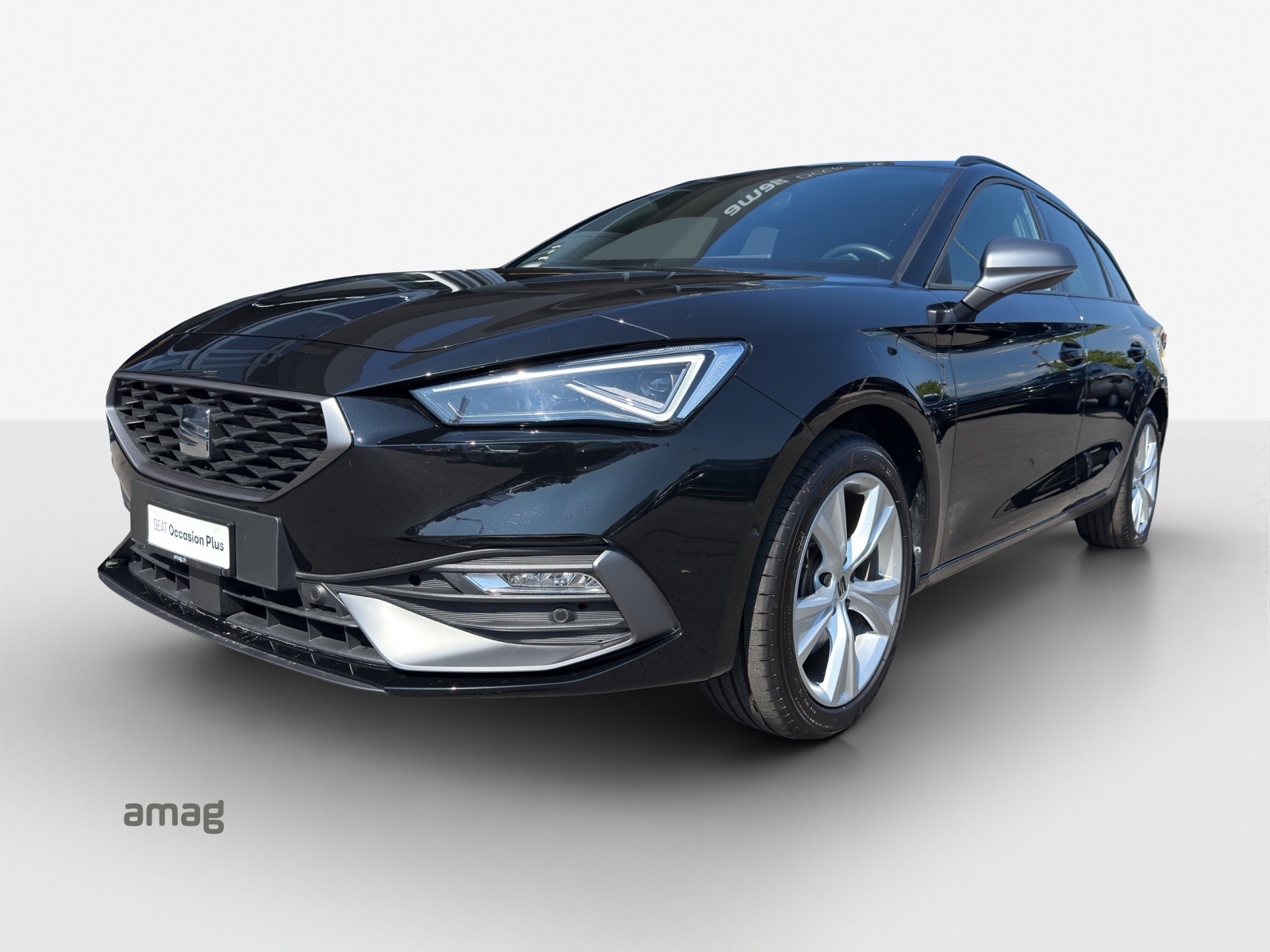 SEAT Leon ST 1.5 eHybrid pHEV DSG FR-image-0