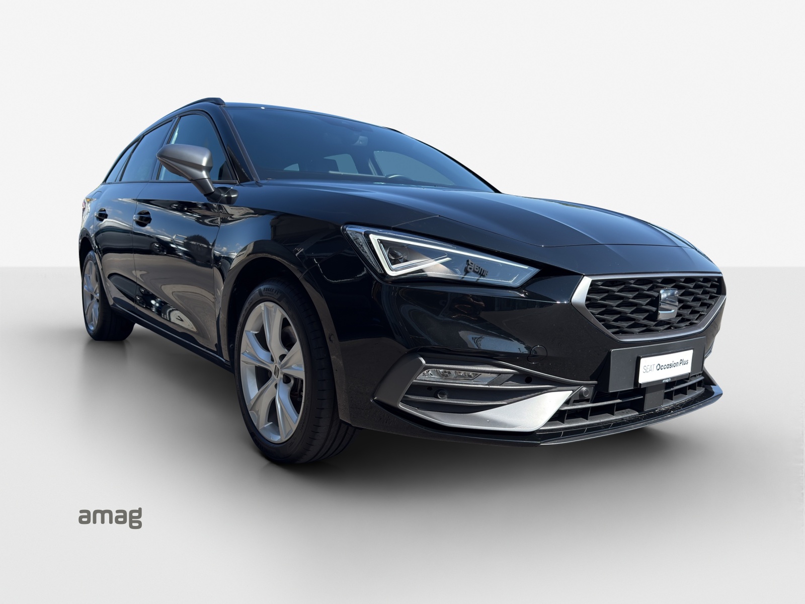 SEAT Leon ST 1.5 eHybrid pHEV DSG FR-image-6