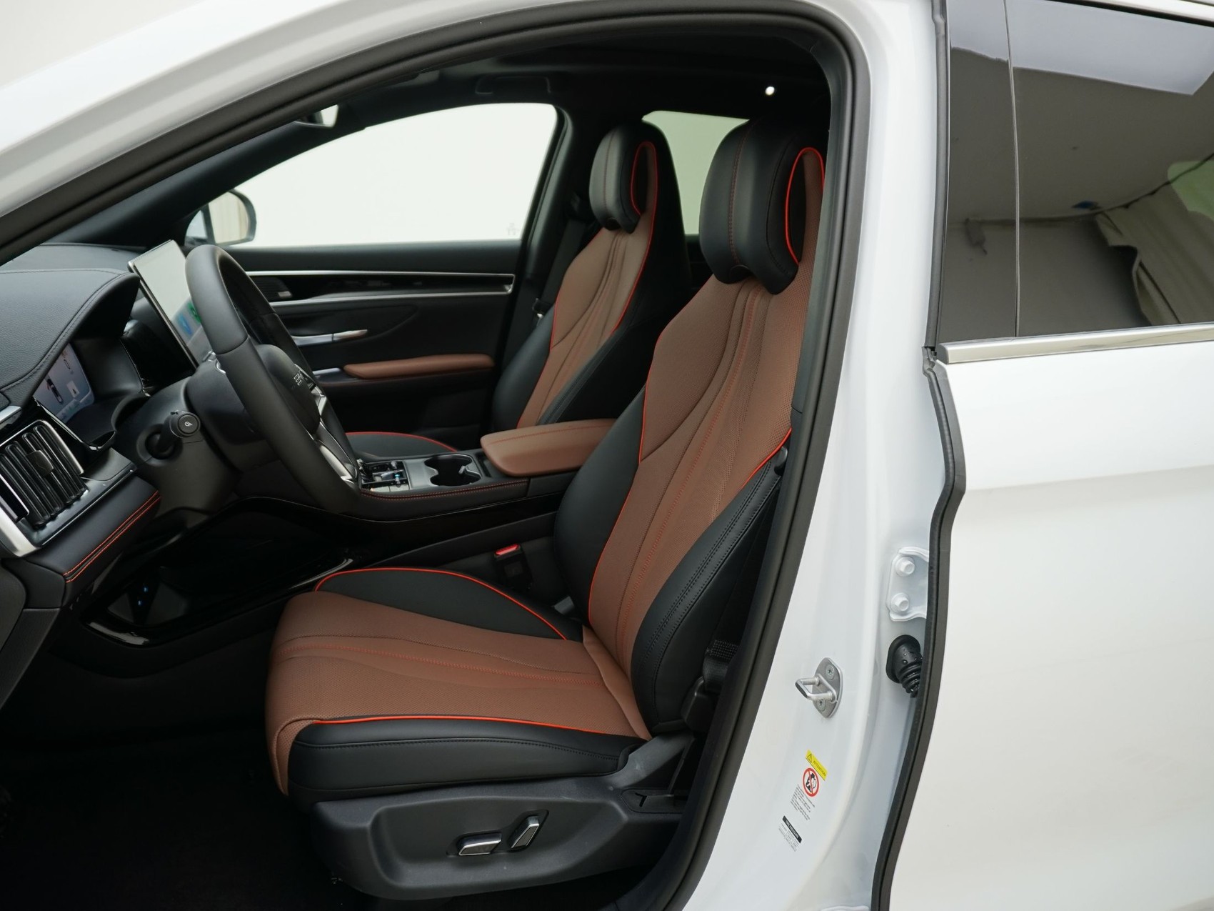 BYD Seal U DM-i Design AWD-image-11