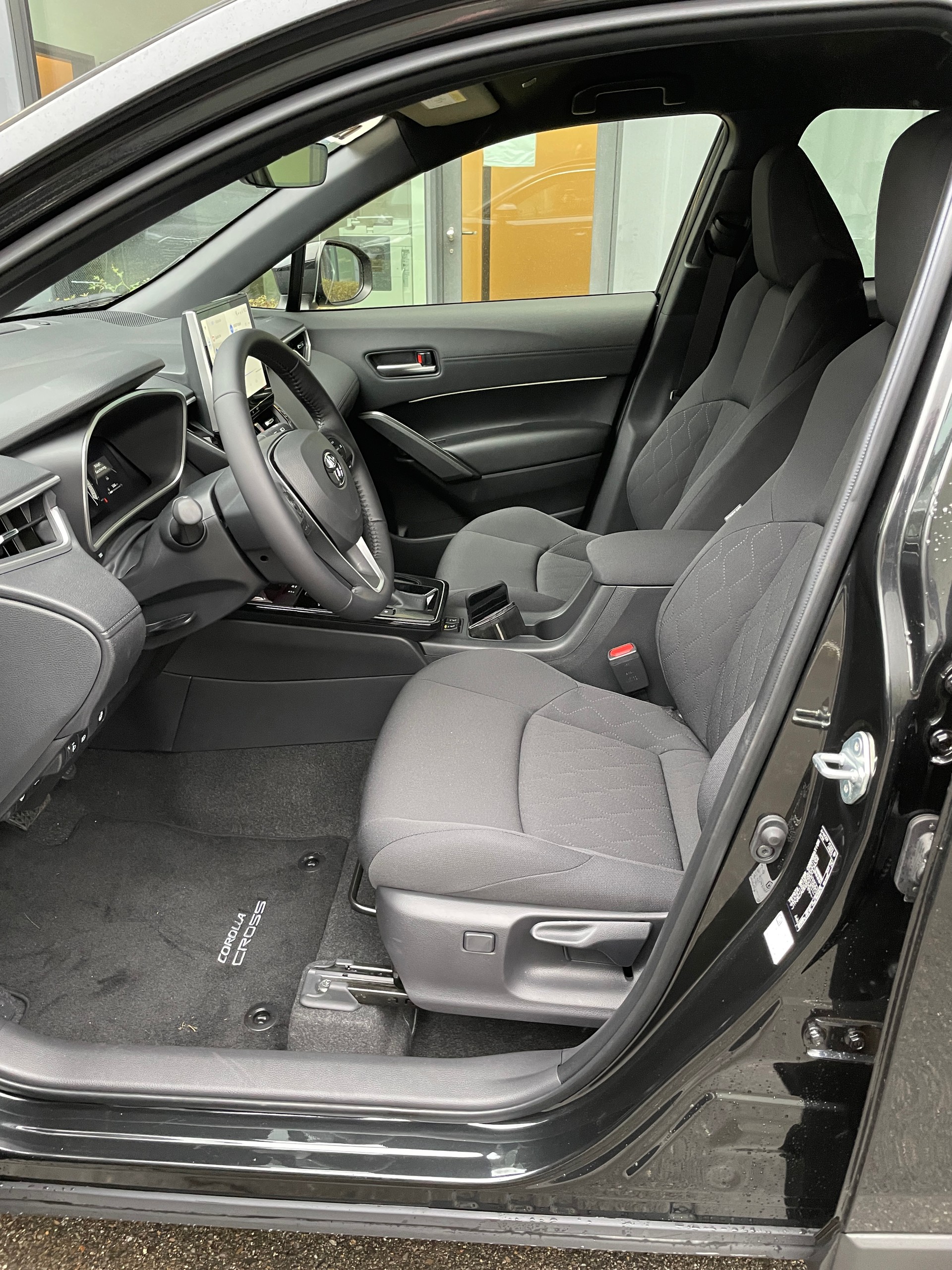 TOYOTA Corolla Cross 2.0 4WD Trend e-CVT-image-10