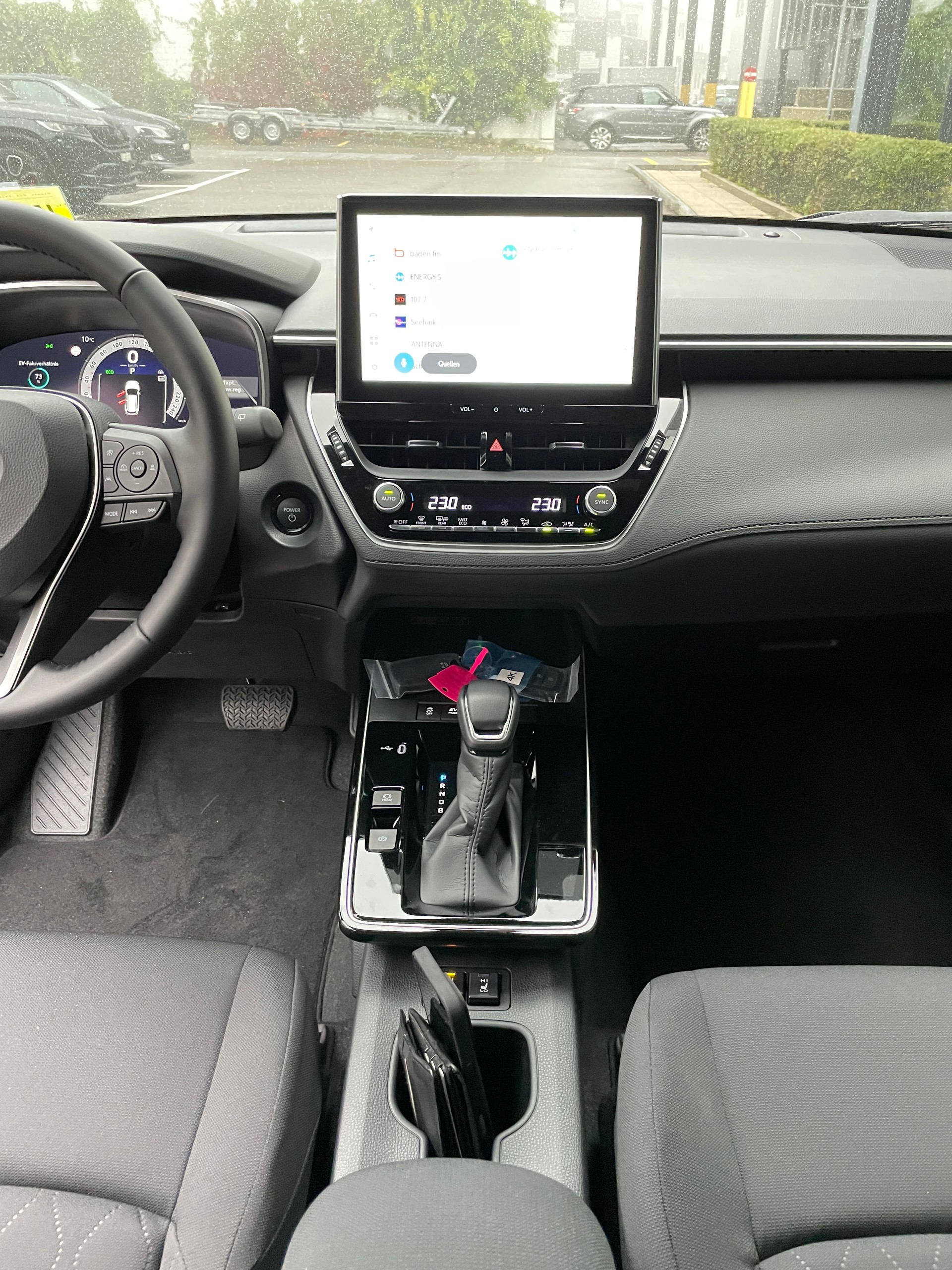 TOYOTA Corolla Cross 2.0 4WD Trend e-CVT-image-18