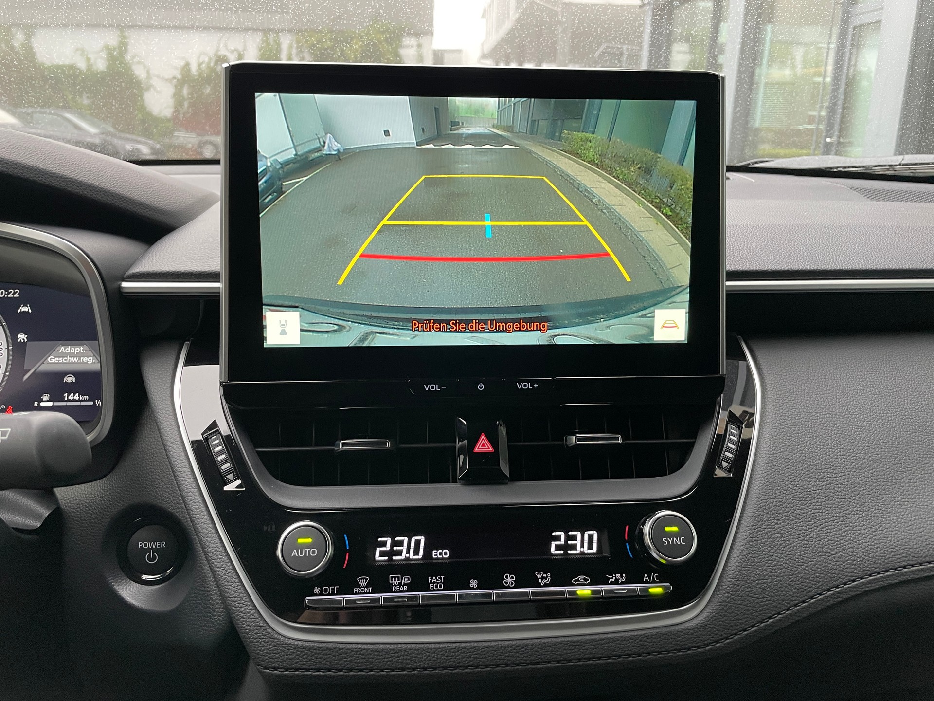 TOYOTA Corolla Cross 2.0 4WD Trend e-CVT-image-20