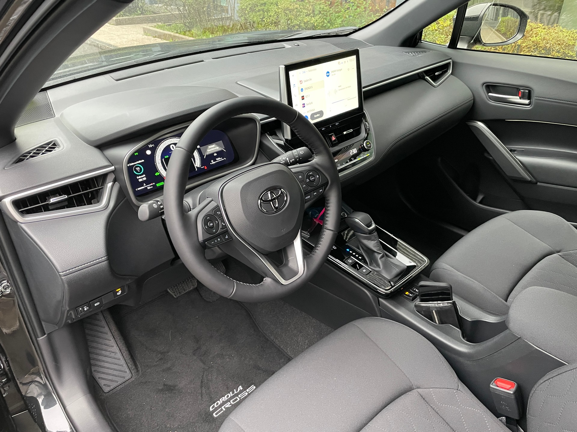TOYOTA Corolla Cross 2.0 4WD Trend e-CVT-image-8
