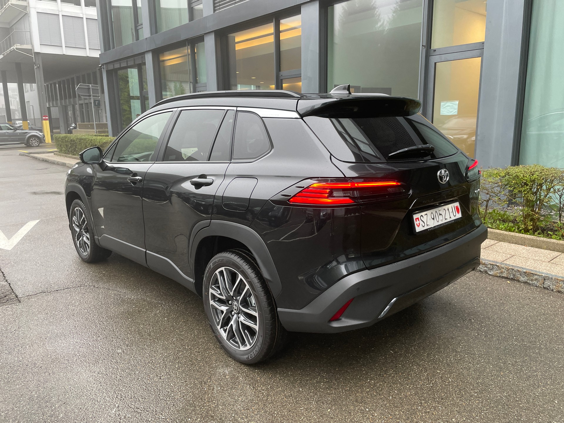 TOYOTA Corolla Cross 2.0 4WD Trend e-CVT-image-6