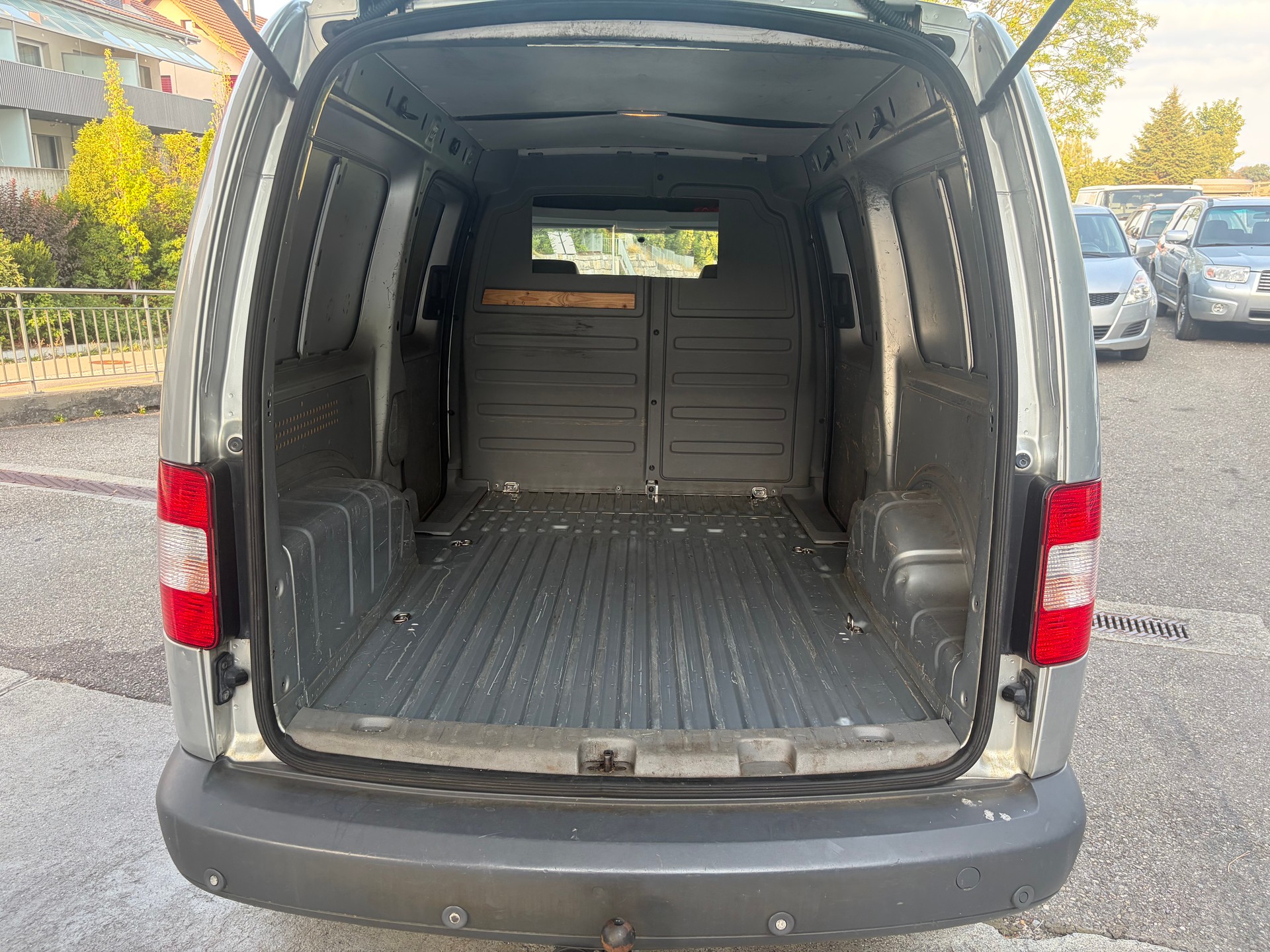 VW Caddy Maxi 1.9TDI 4MOTION FRISCH AB MFK ! ! !-image-15