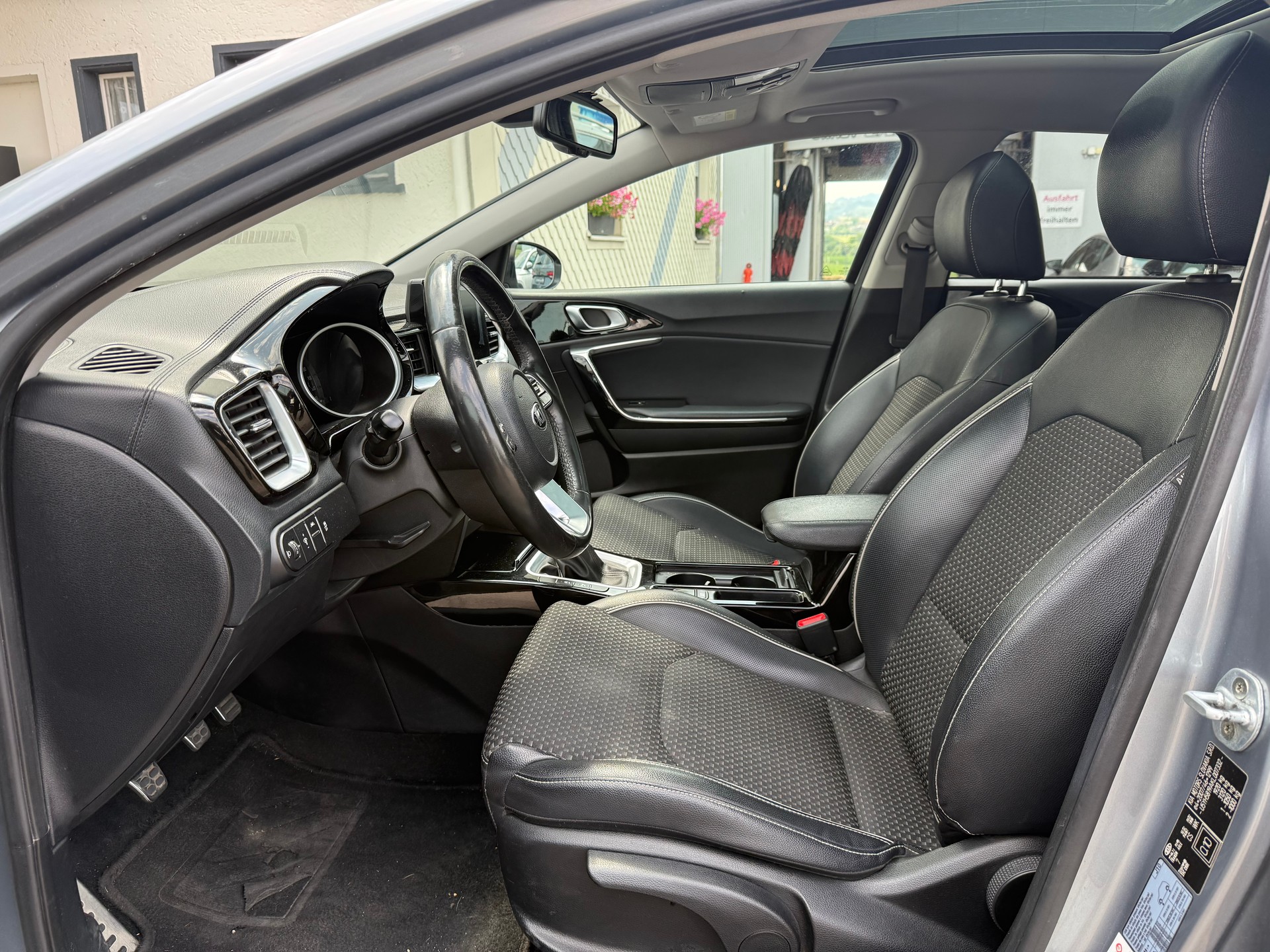 KIA Ceed Sportswagon 1.6 CRDi Style-image-5