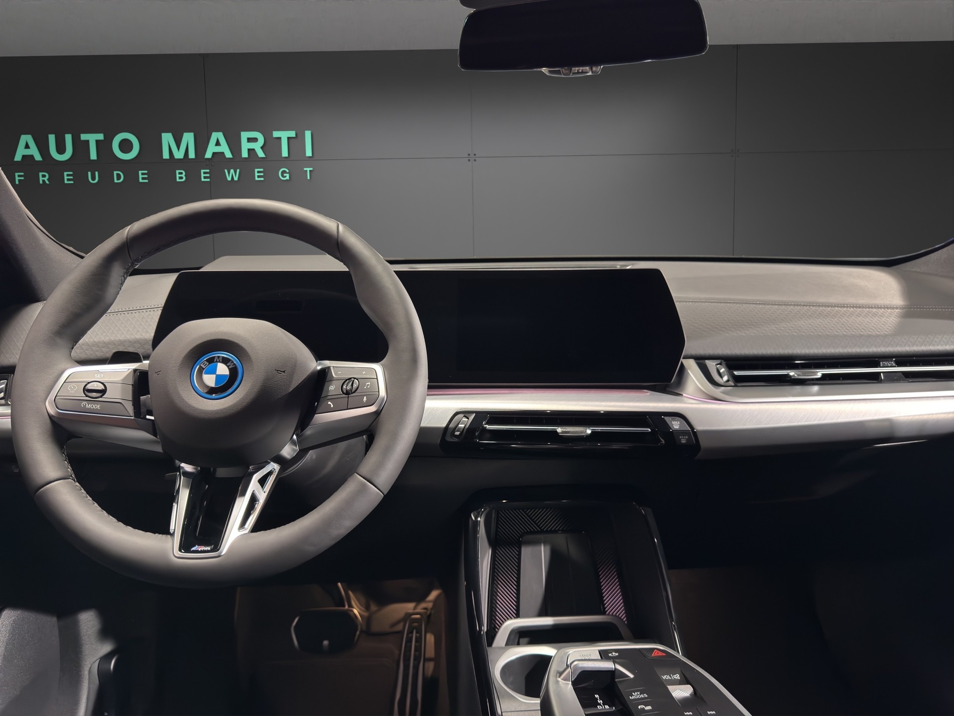 BMW iX2 30 xDrive-image-9