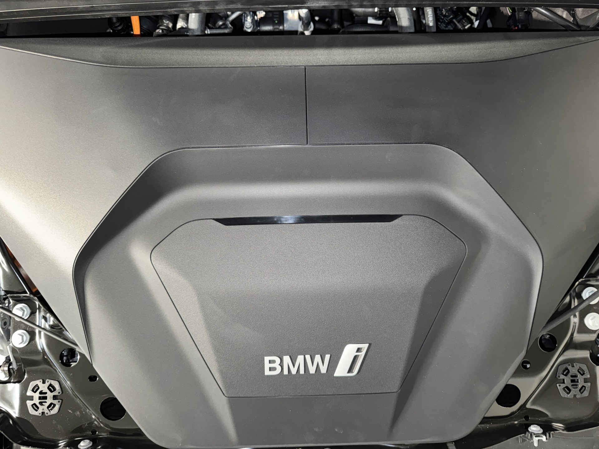 BMW iX2 30 xDrive-image-21