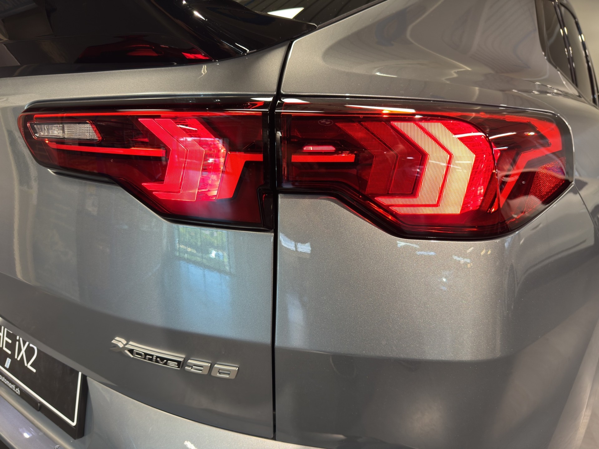 BMW iX2 30 xDrive-image-5