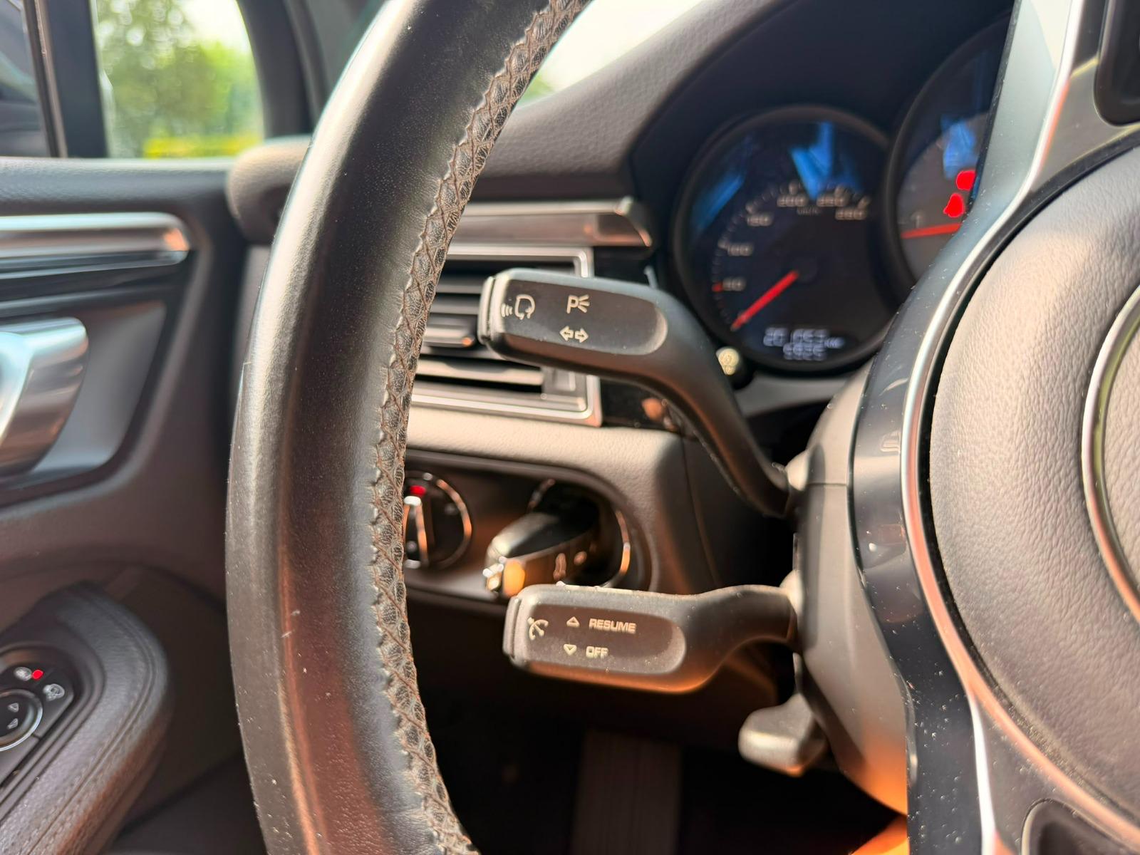 PORSCHE Macan S Diesel PDK-image-15