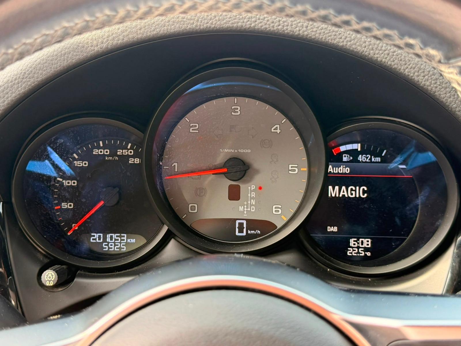 PORSCHE Macan S Diesel PDK-image-8