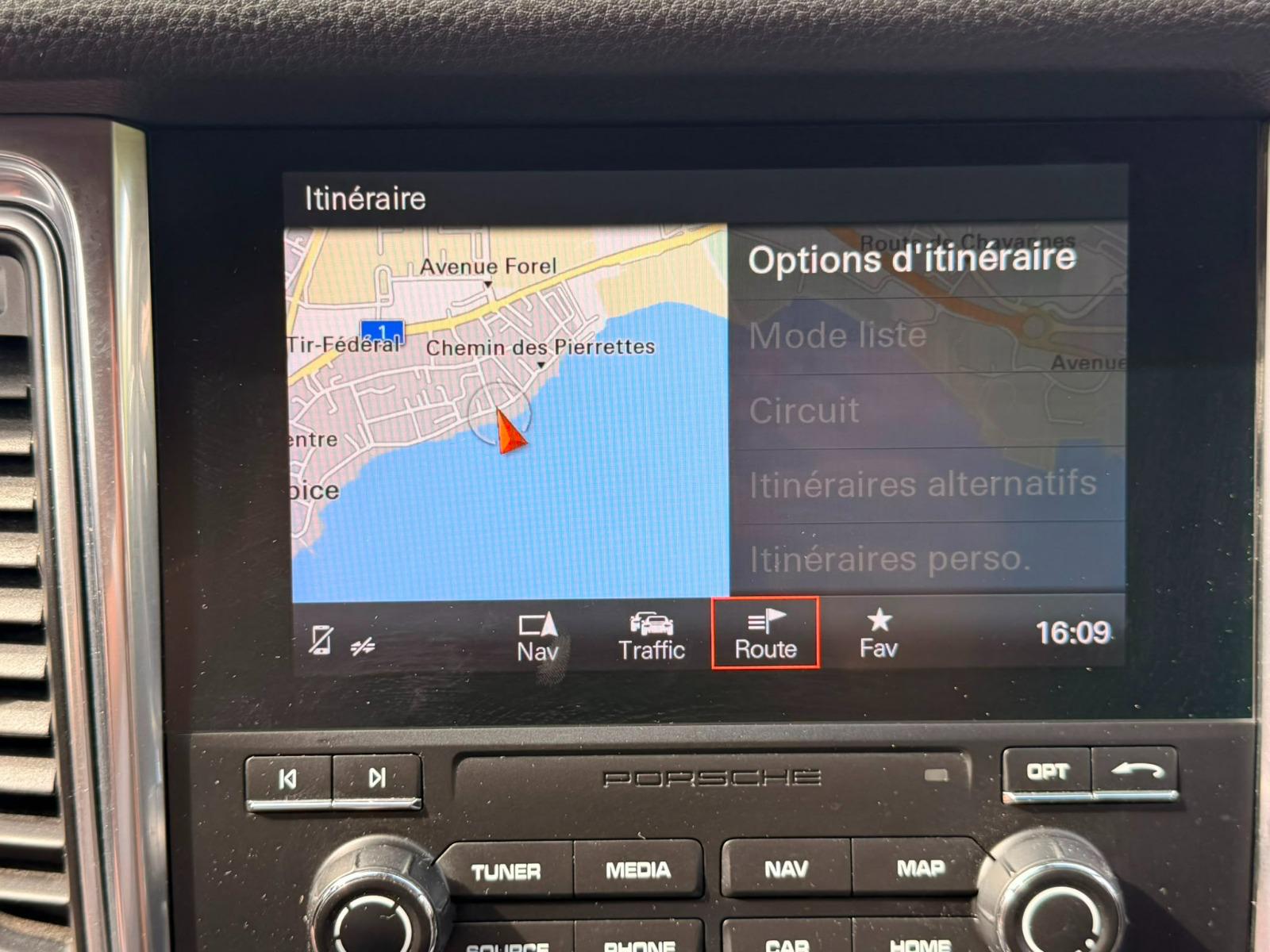 PORSCHE Macan S Diesel PDK-image-22