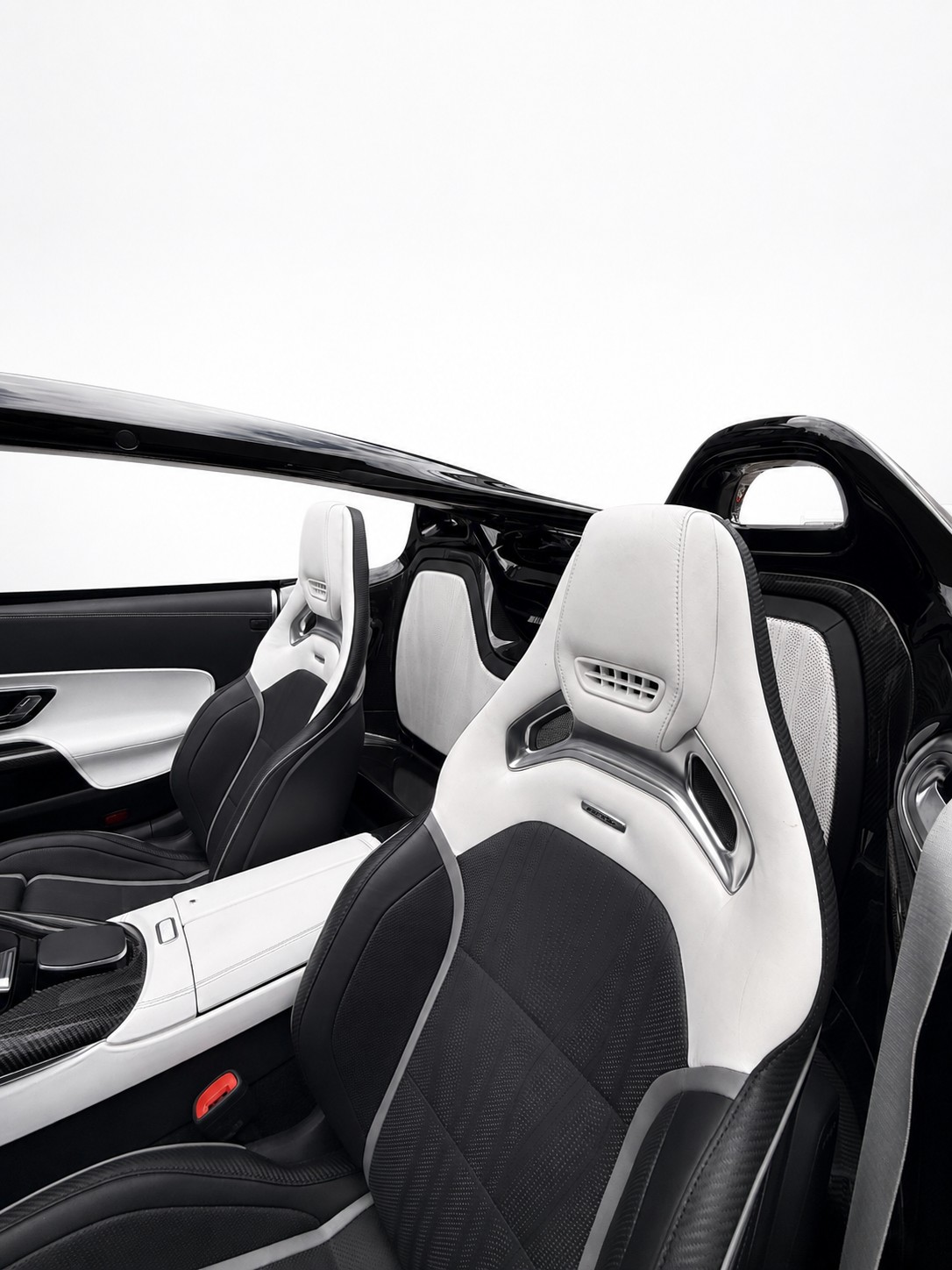 MERCEDES-BENZ 1 von 250: Mercedes-AMG PureSpeed „MYTHOS Series“ – Formel 1 für die Strasse-image-12