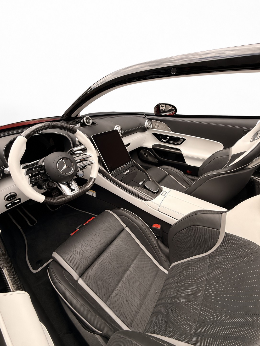 MERCEDES-BENZ 1 von 250: Mercedes-AMG PureSpeed „MYTHOS Series“ – Formel 1 für die Strasse-image-11