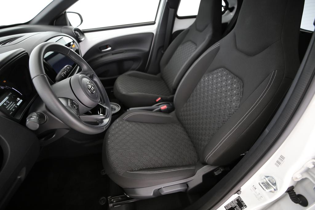 TOYOTA Aygo X 1.0 VVT-i Trend-showroom-element-3