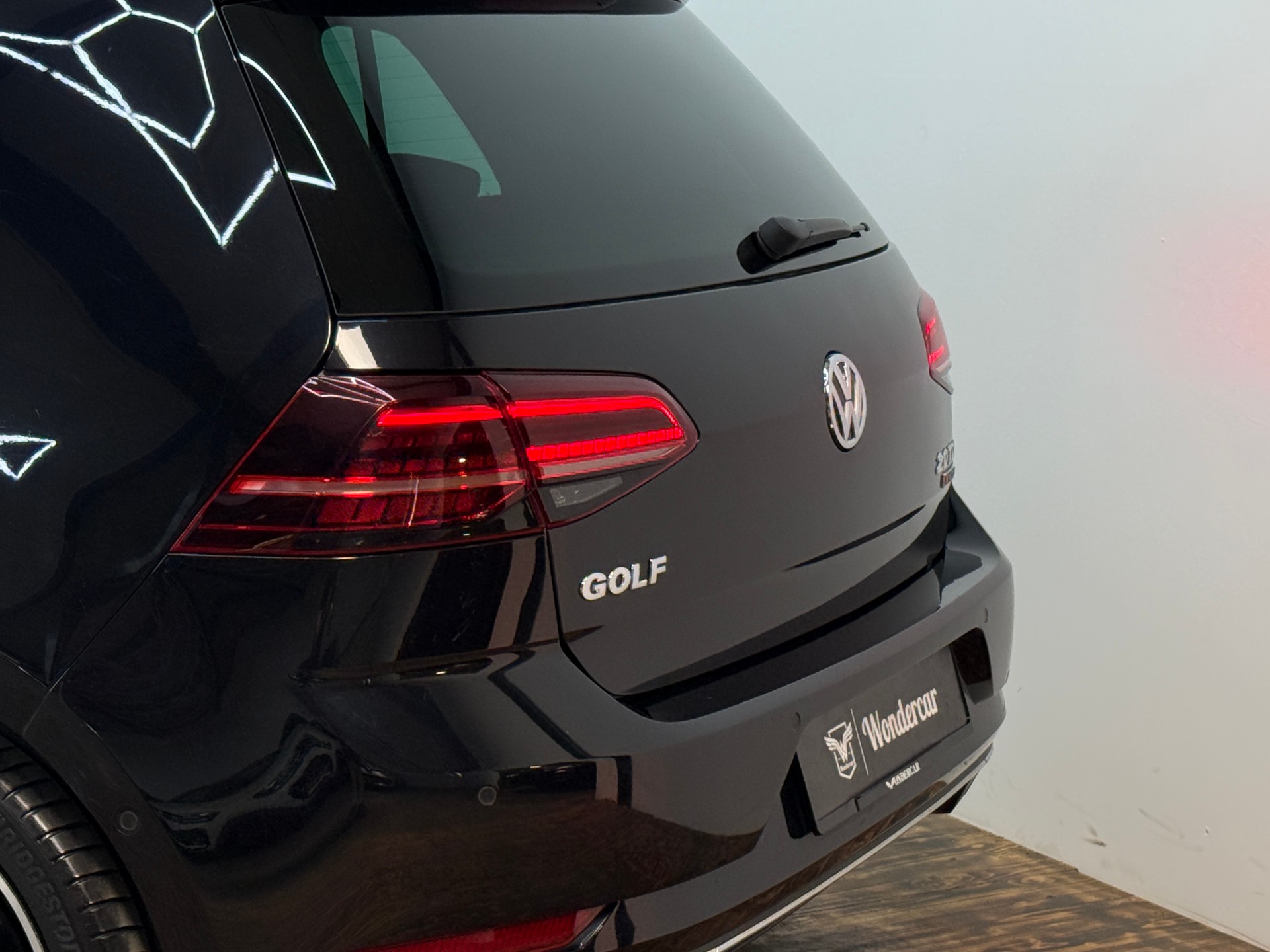 VW Golf 2.0 TDI Highline 4Motion DSG-image-10