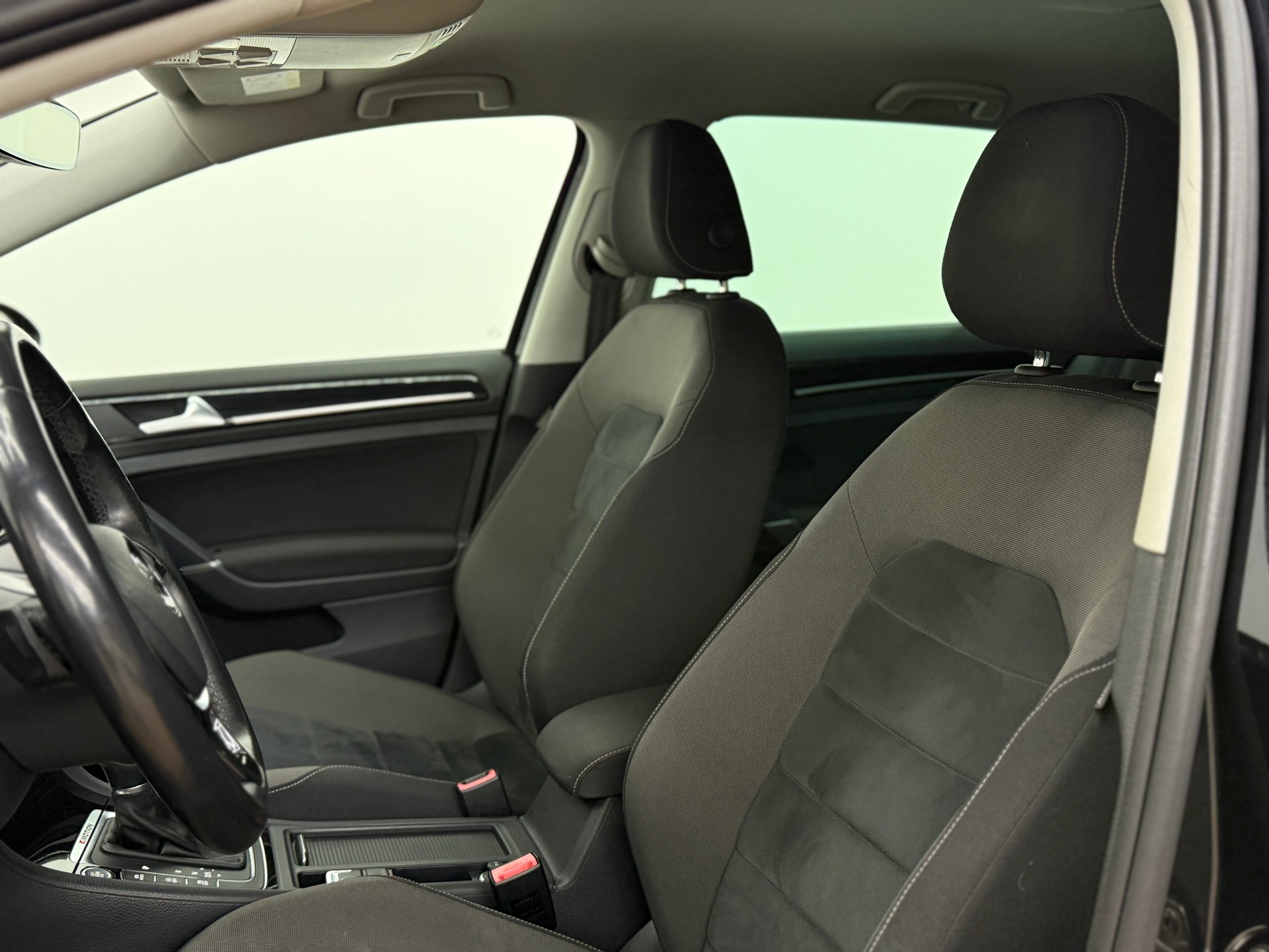 VW Golf 2.0 TDI Highline 4Motion DSG-image-19