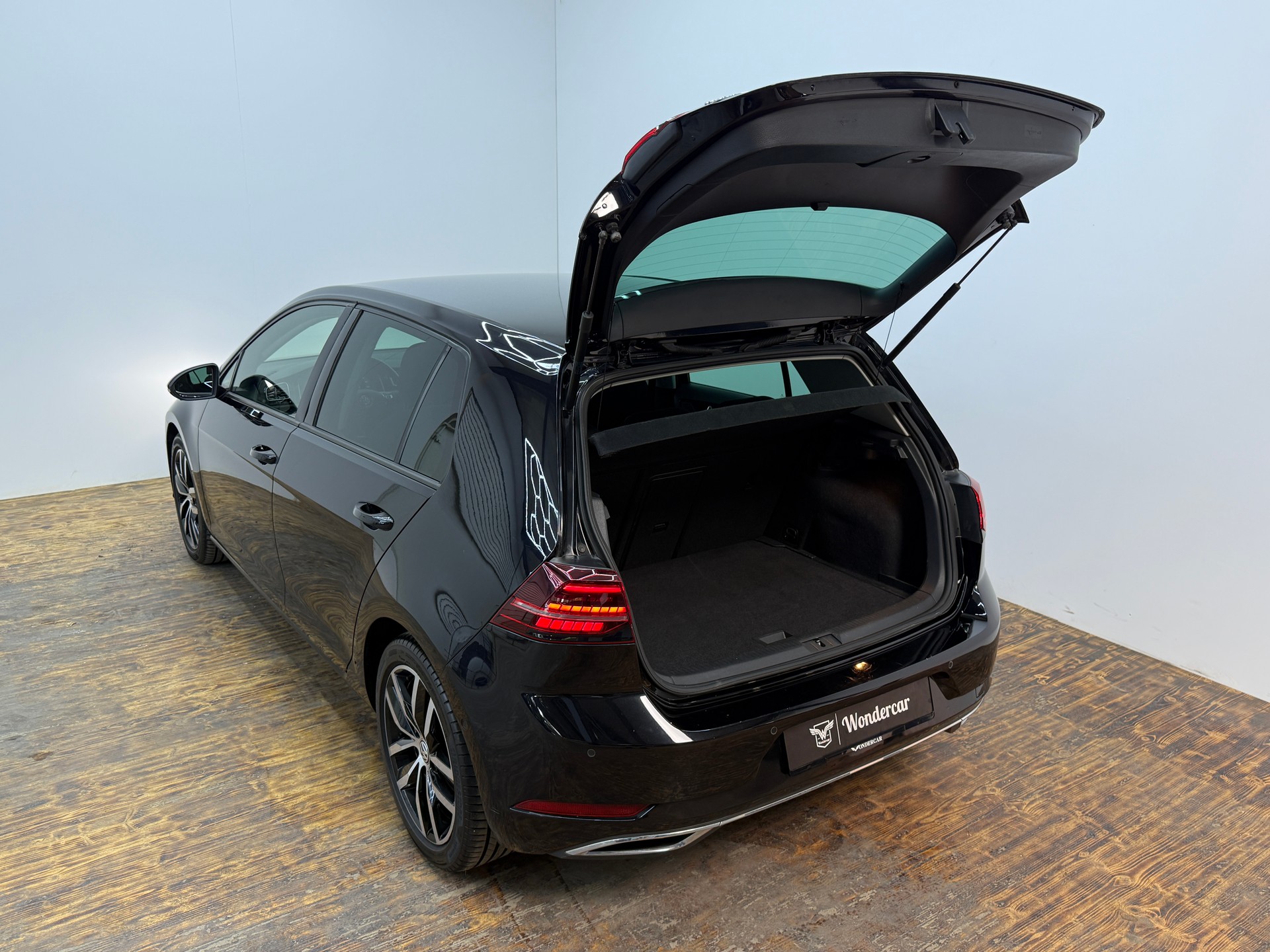 VW Golf 2.0 TDI Highline 4Motion DSG-image-23