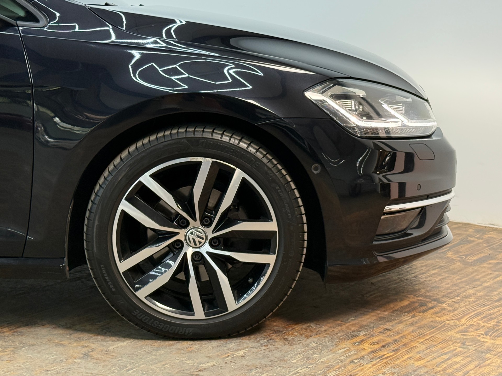 VW Golf 2.0 TDI Highline 4Motion DSG-image-16