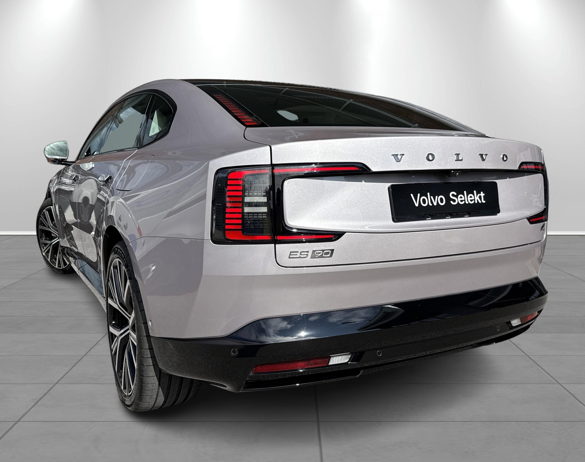 VOLVO ES90 Ultra-showroom-element-1