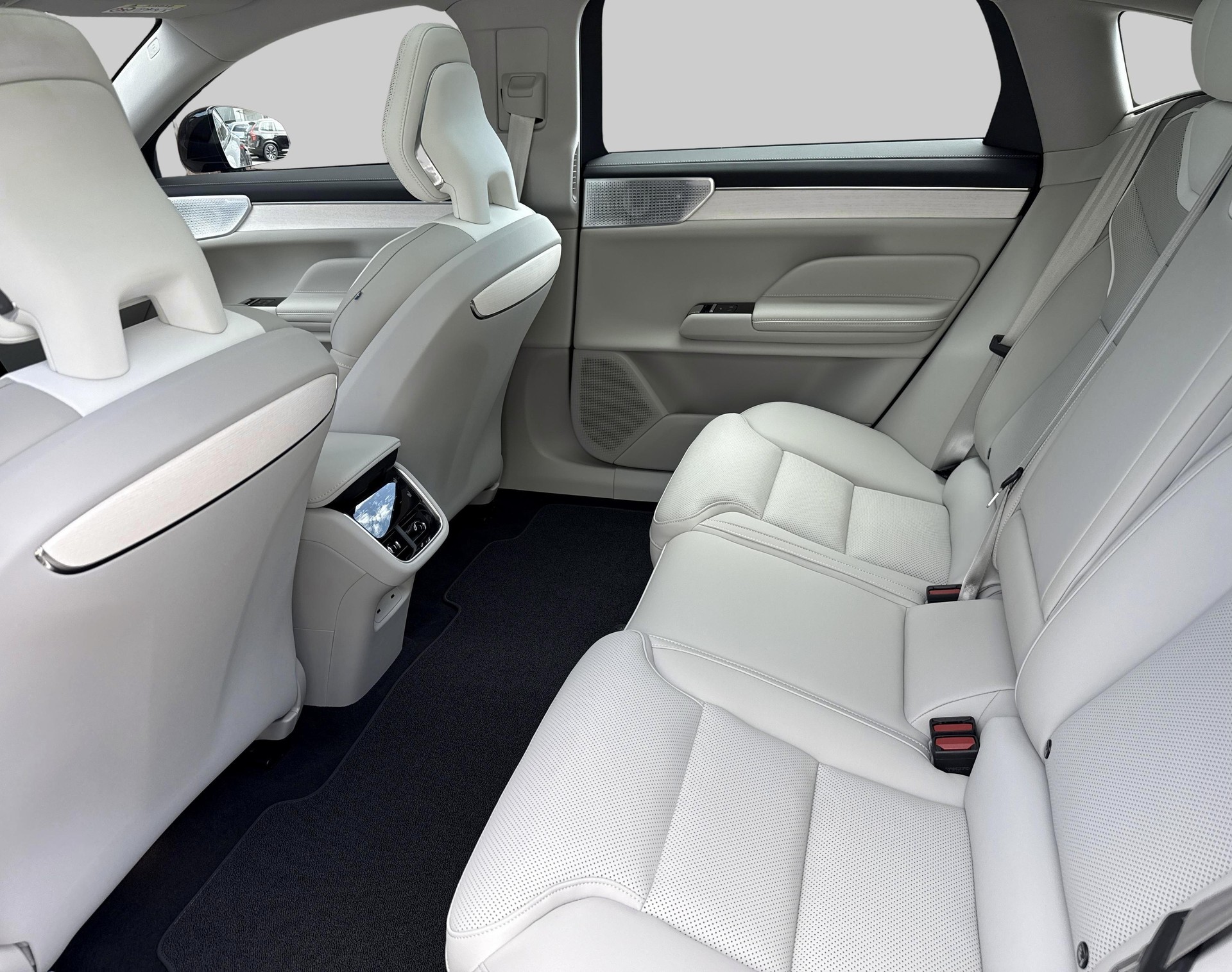VOLVO ES90 Ultra-image-6
