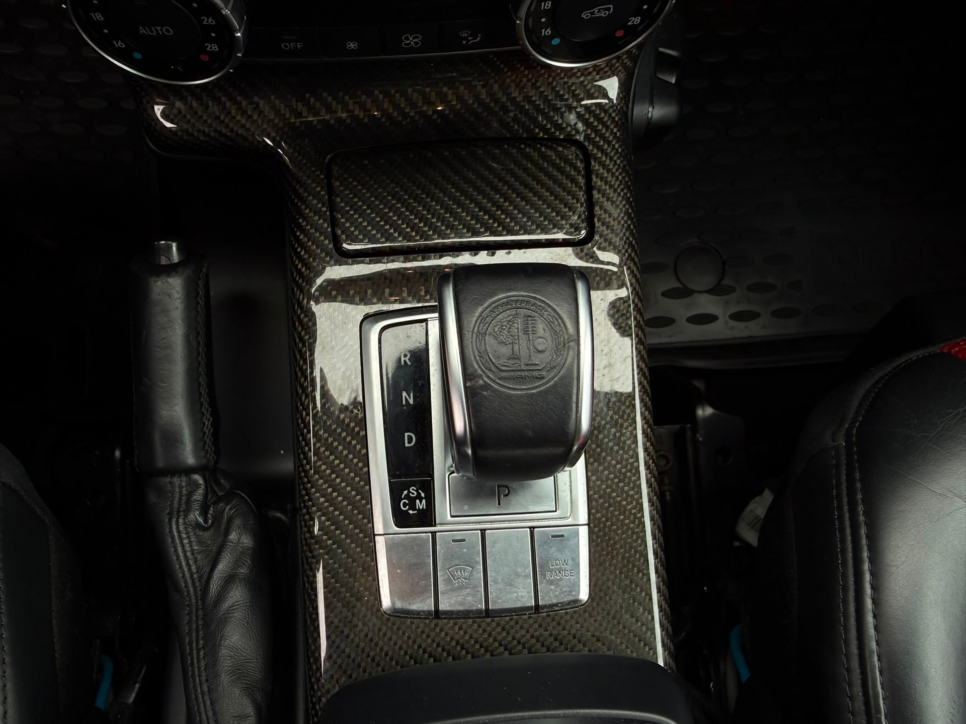MERCEDES-BENZ G 63 AMG Automatic-image-16