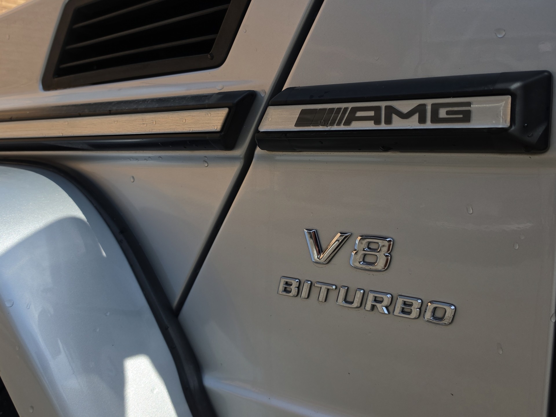 MERCEDES-BENZ G 63 AMG Automatic-image-18