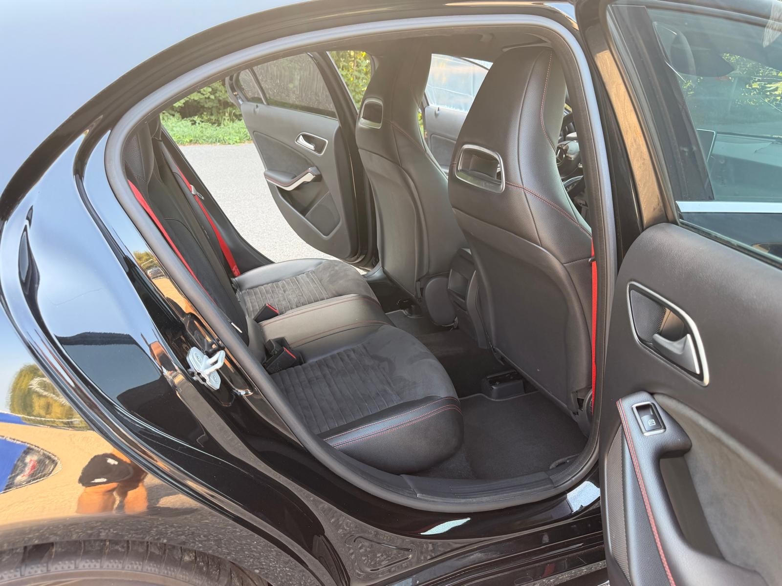 MERCEDES-BENZ A 250 Sport 4Matic 7G-DCT-image-11