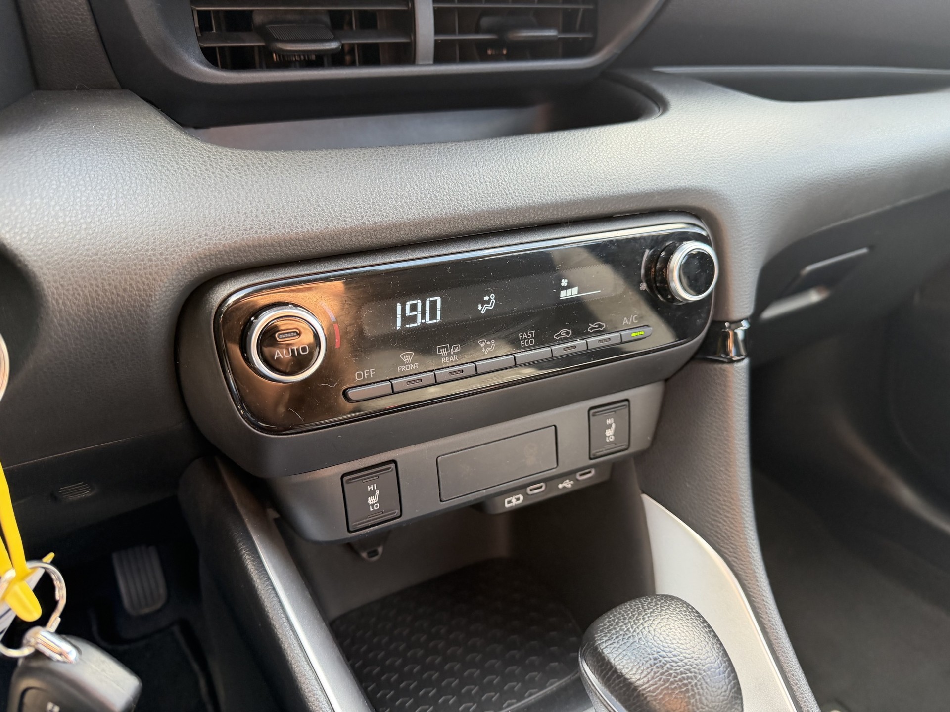 MAZDA 2 Hybrid 1.5 Centre-line-image-14