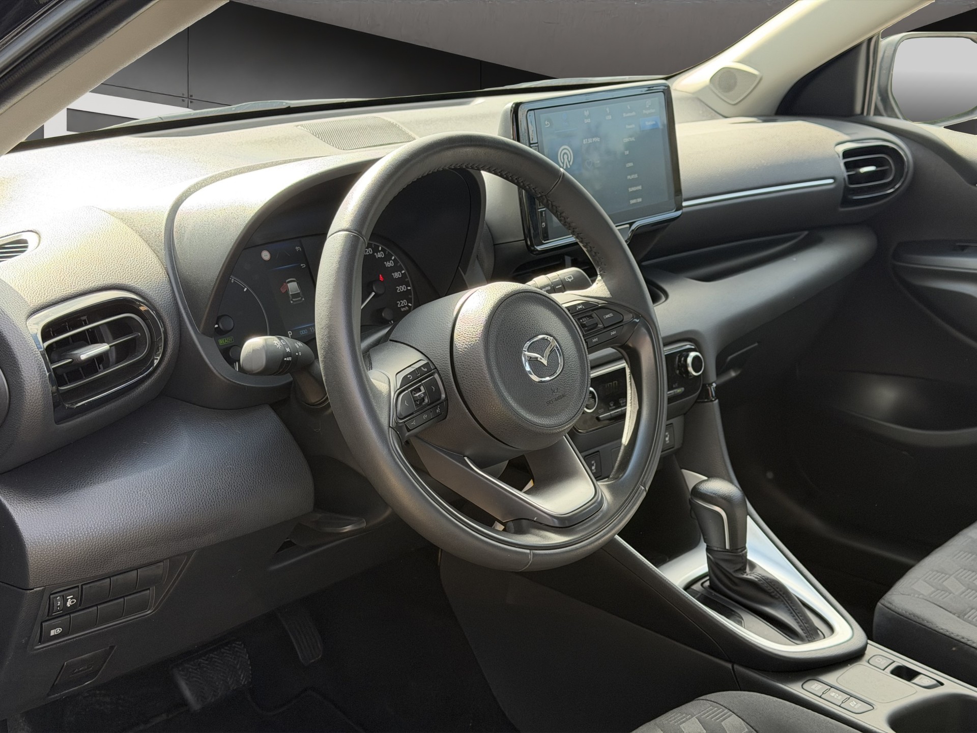 MAZDA 2 Hybrid 1.5 Centre-line-image-7