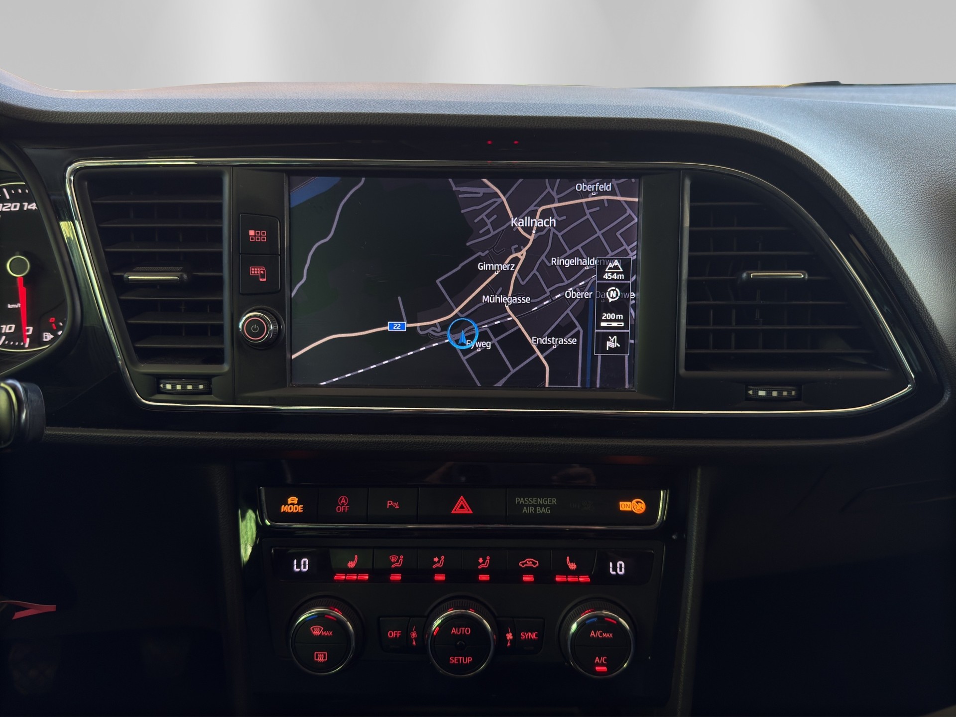 SEAT Leon ST 1.4 TSI ACT FR-image-11