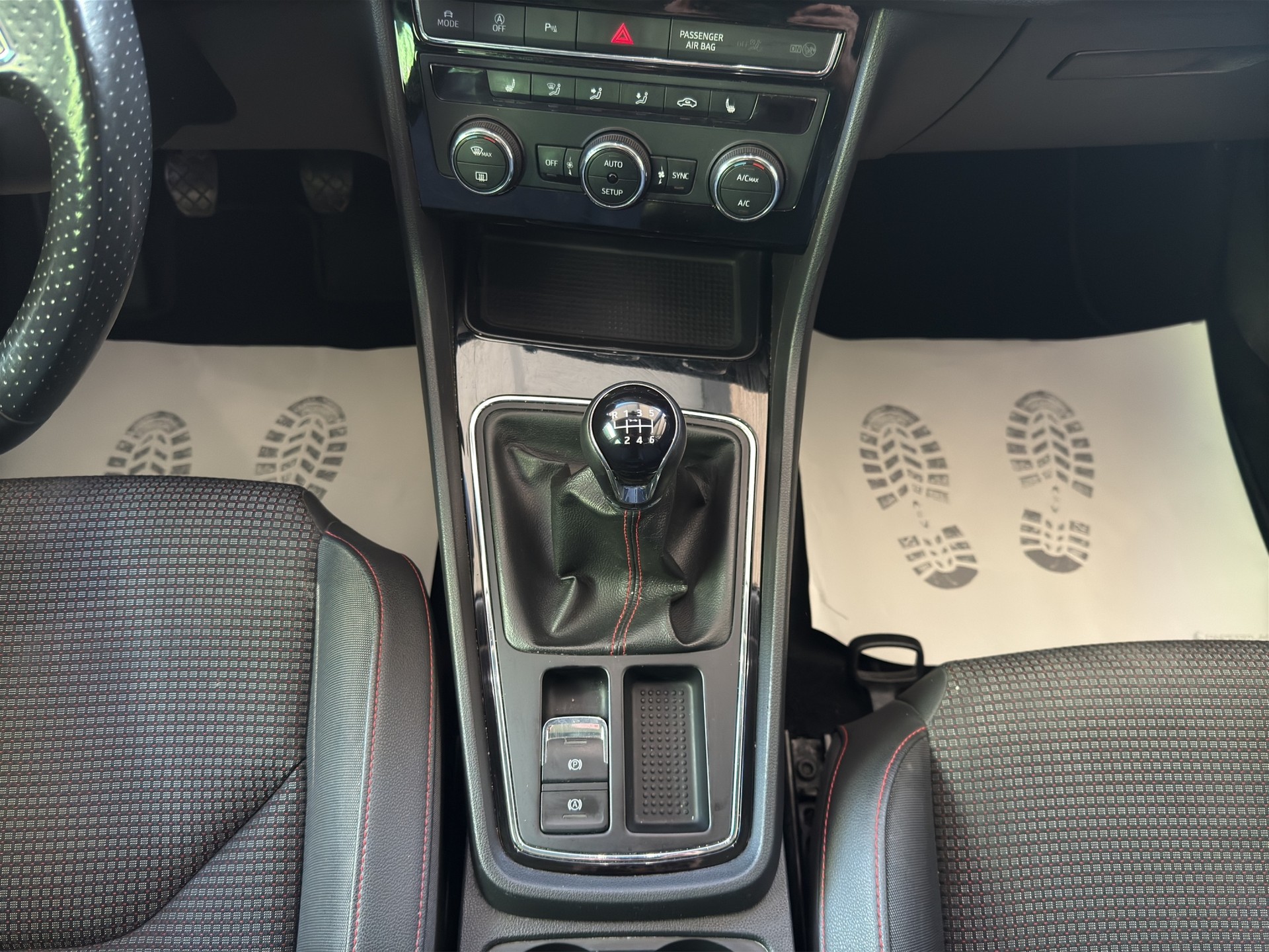 SEAT Leon ST 1.4 TSI ACT FR-image-10