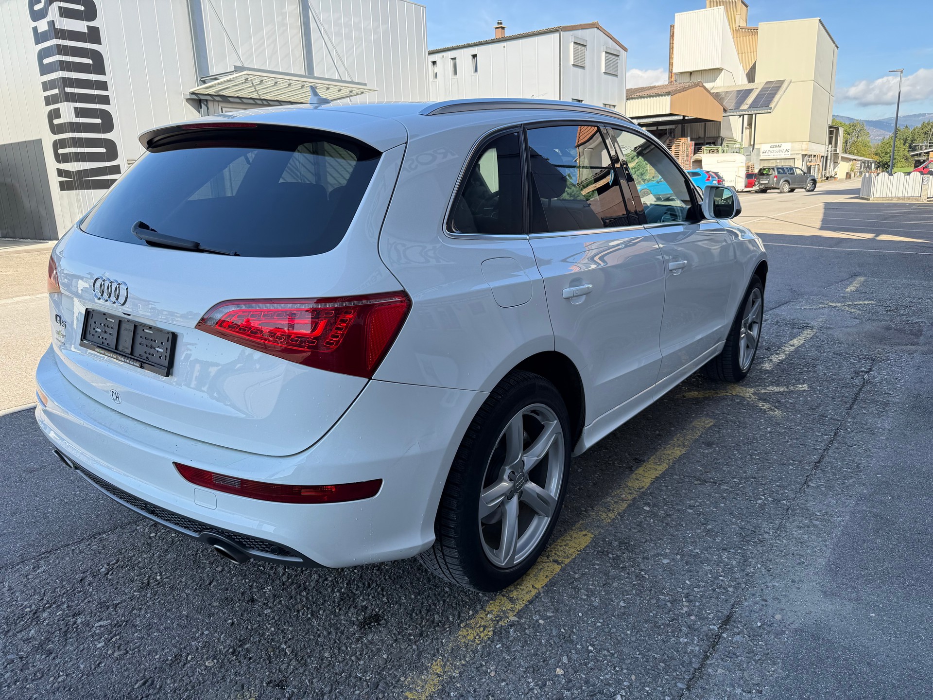 AUDI Q5 3.0 TDI quattro S-tronic-image-4