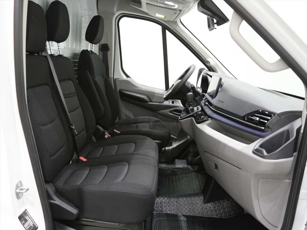 MAXUS Deliver 9 2.0D L3H2 FWD Comfort-image-3