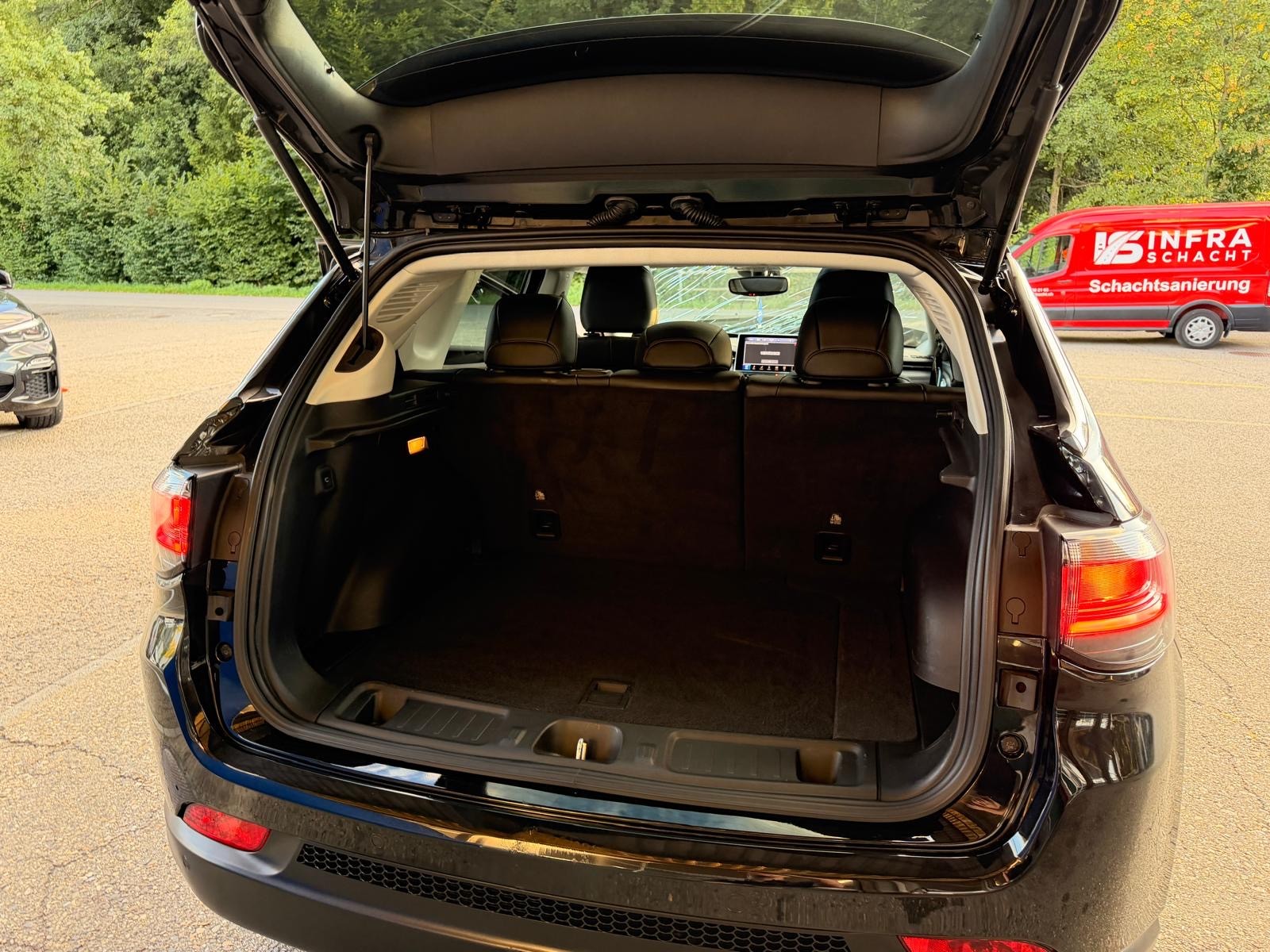 JEEP Compass 1.3 T PHEV Swiss Limited Plus AWD-image-9