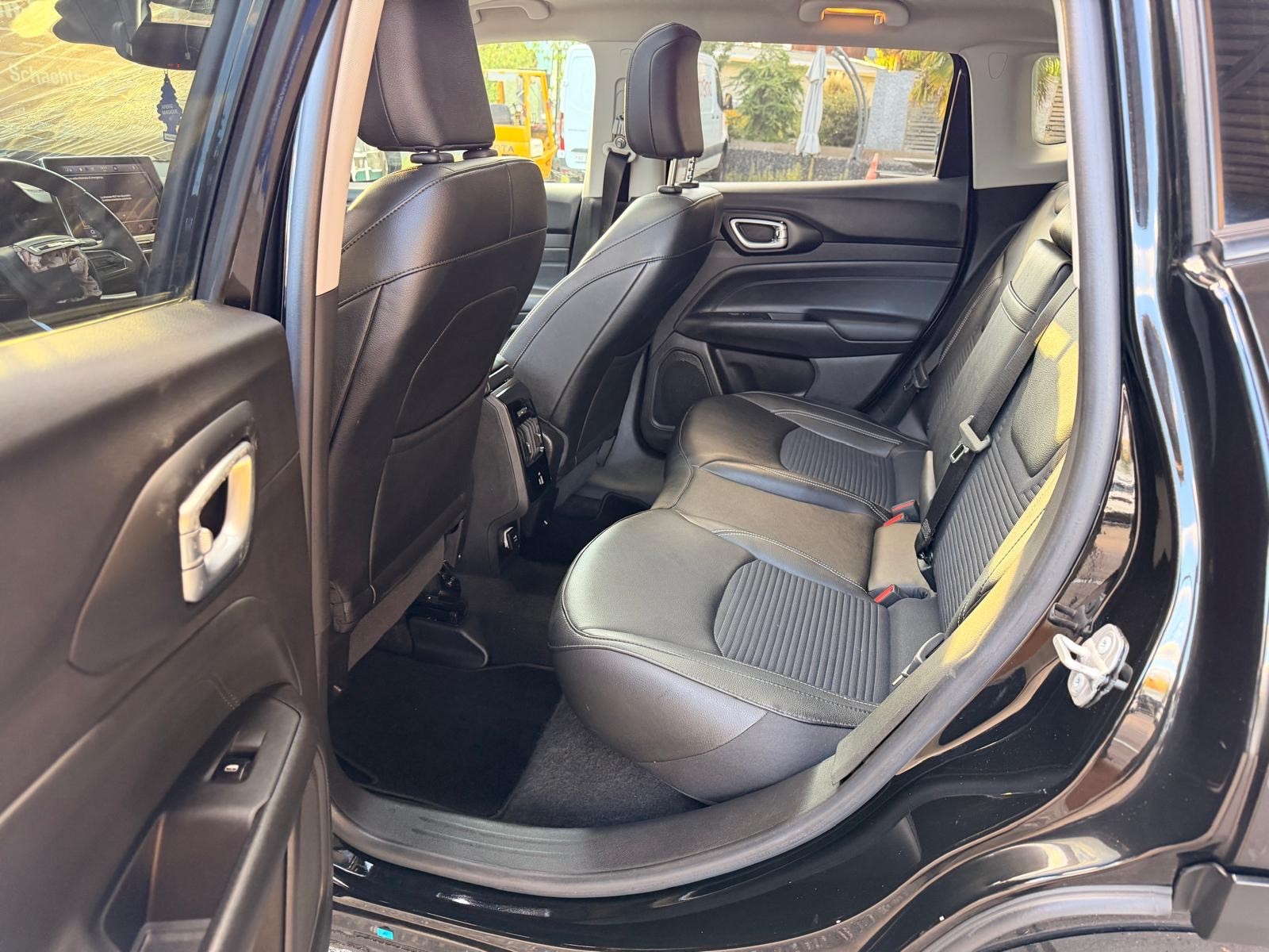 JEEP Compass 1.3 T PHEV Swiss Limited Plus AWD-image-8