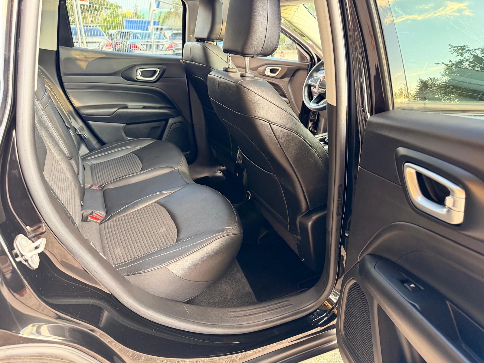 JEEP Compass 1.3 T PHEV Swiss Limited Plus AWD-image-10