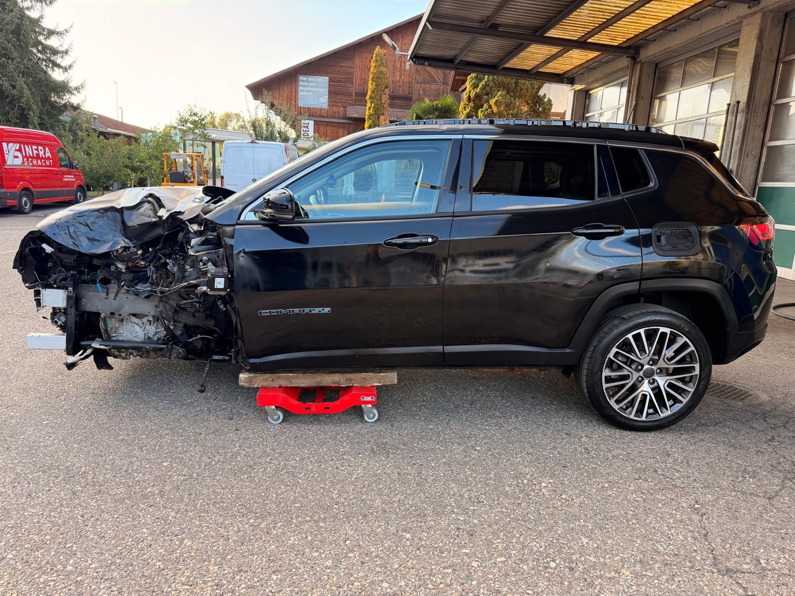 JEEP Compass 1.3 T PHEV Swiss Limited Plus AWD-image-4