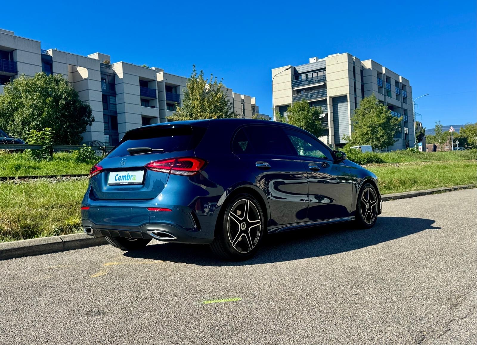 MERCEDES-BENZ A 220 AMG Line 7G-DCT-image-1