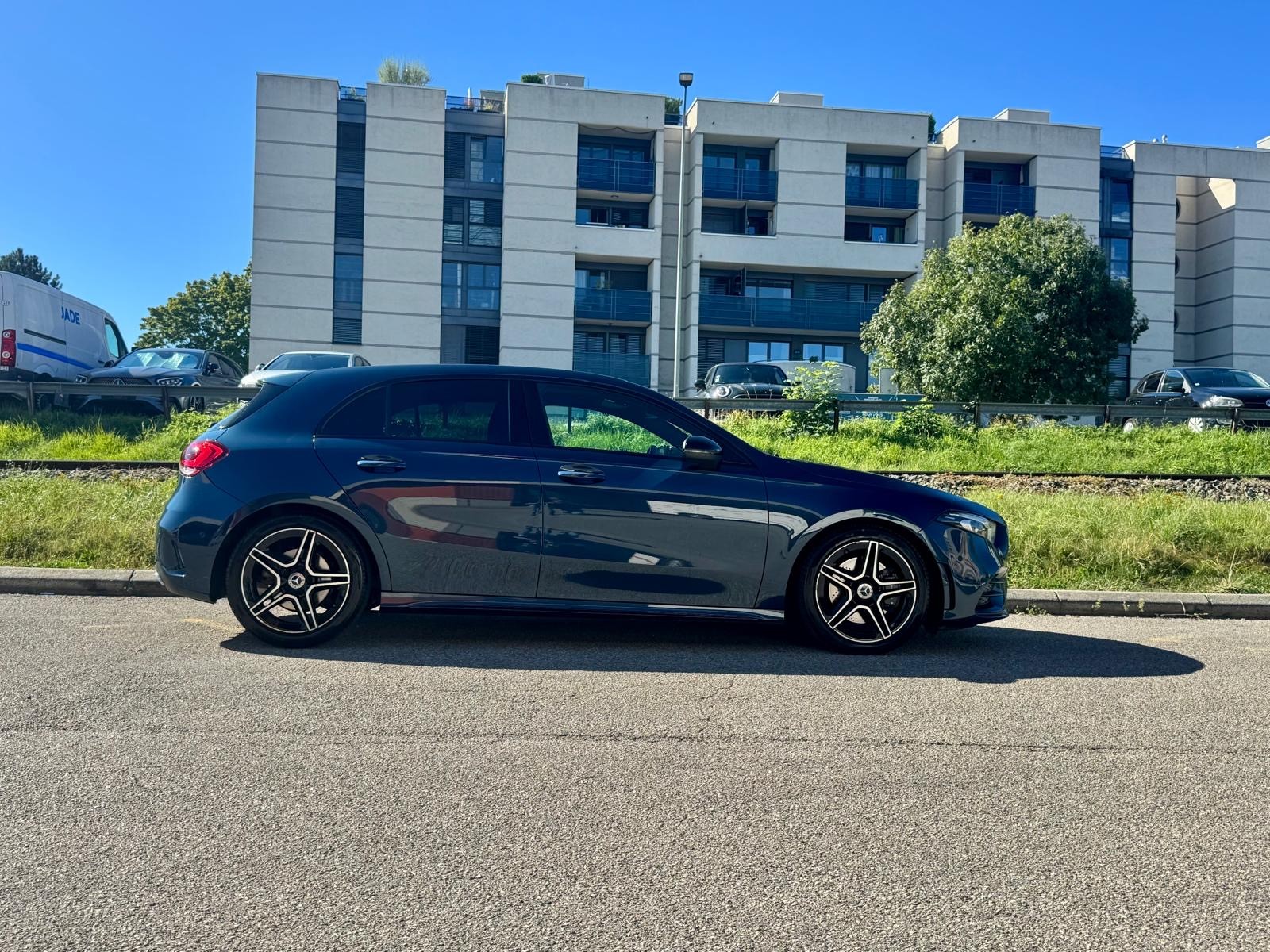 MERCEDES-BENZ A 220 AMG Line 7G-DCT-image-0
