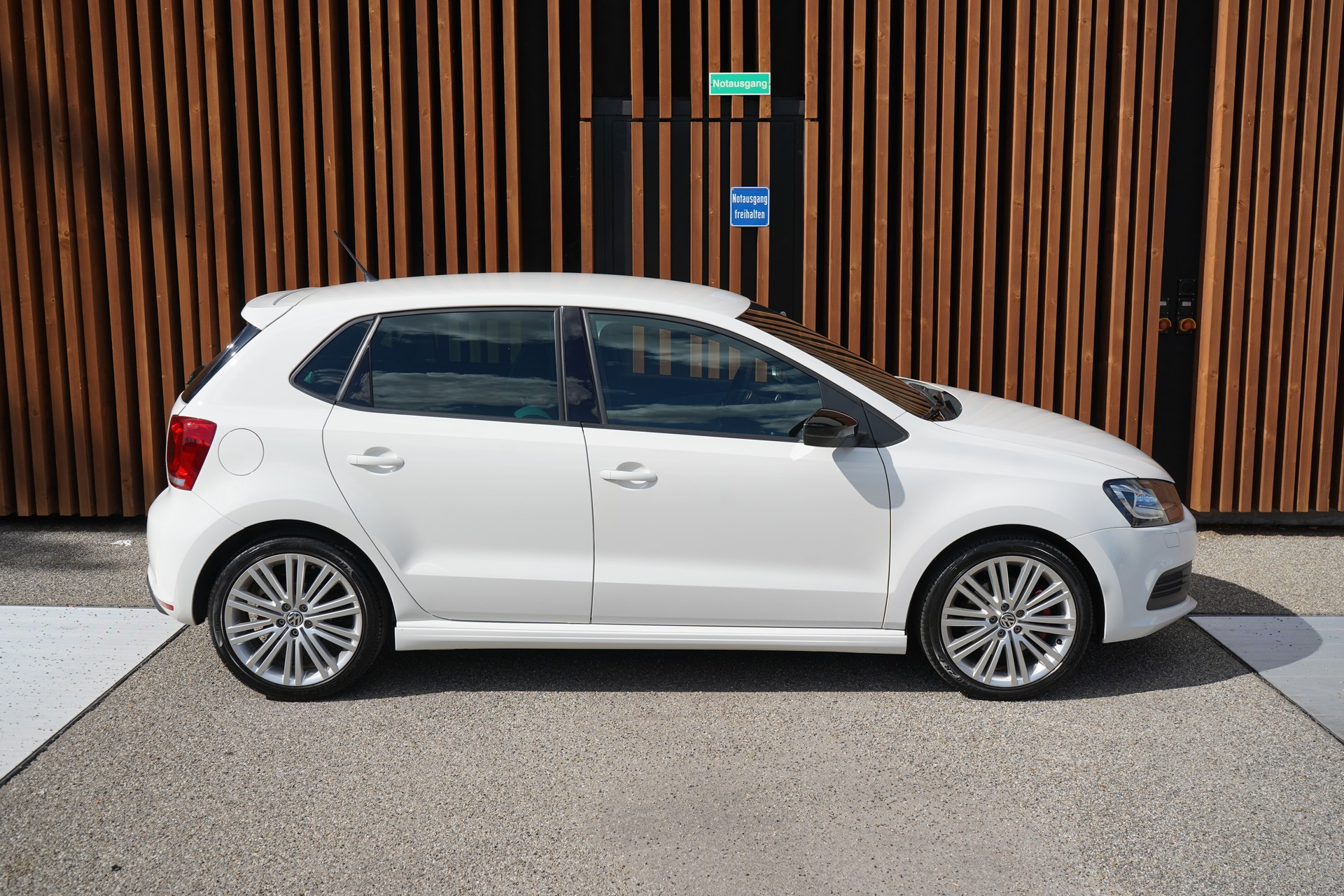 VW POLO 1.4 TSI BLUEGT DSG l 140 PS-image-4