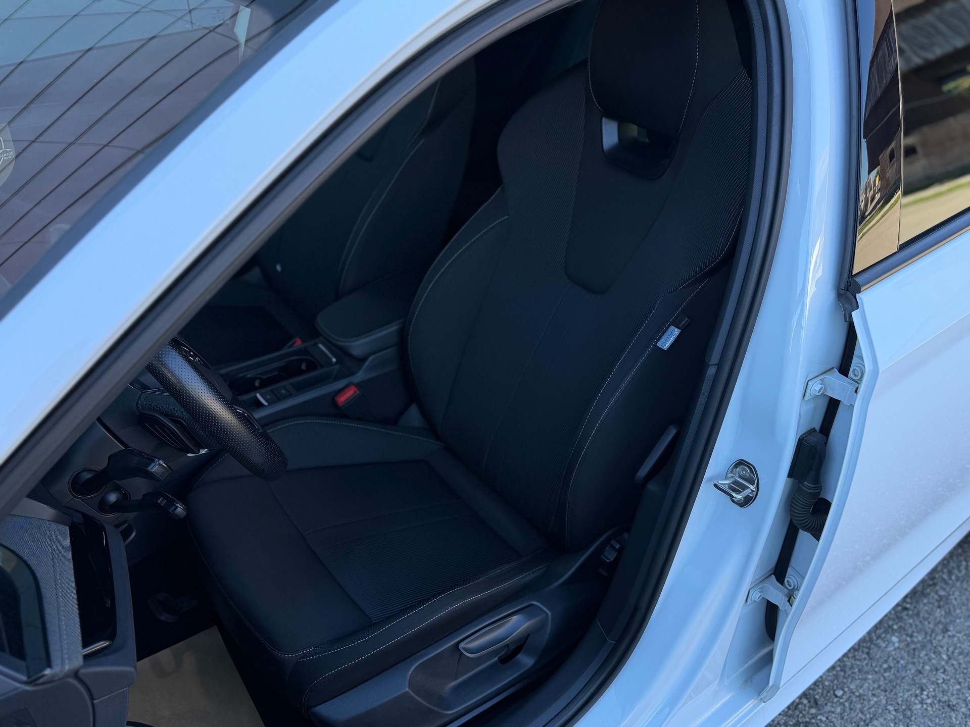 SKODA Octavia Combi 2.0 TSI SportLine DSG 4x4-image-13