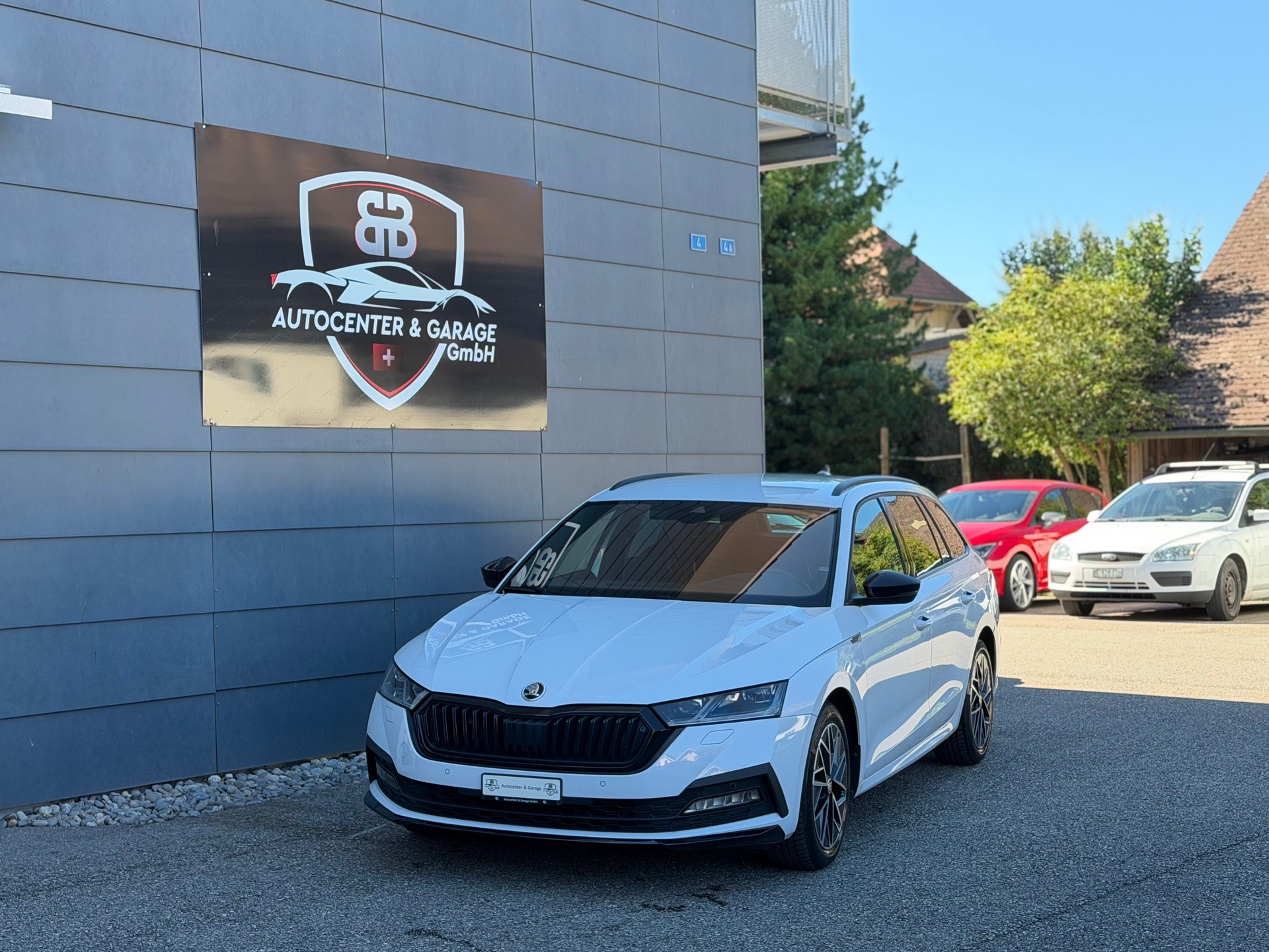 SKODA Octavia Combi 2.0 TSI SportLine DSG 4x4-image-0