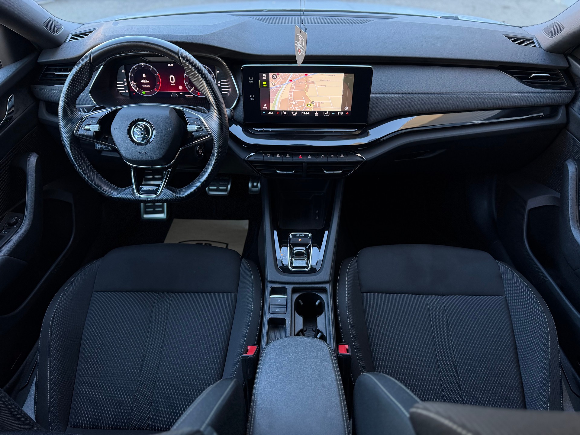SKODA Octavia Combi 2.0 TSI SportLine DSG 4x4-image-17